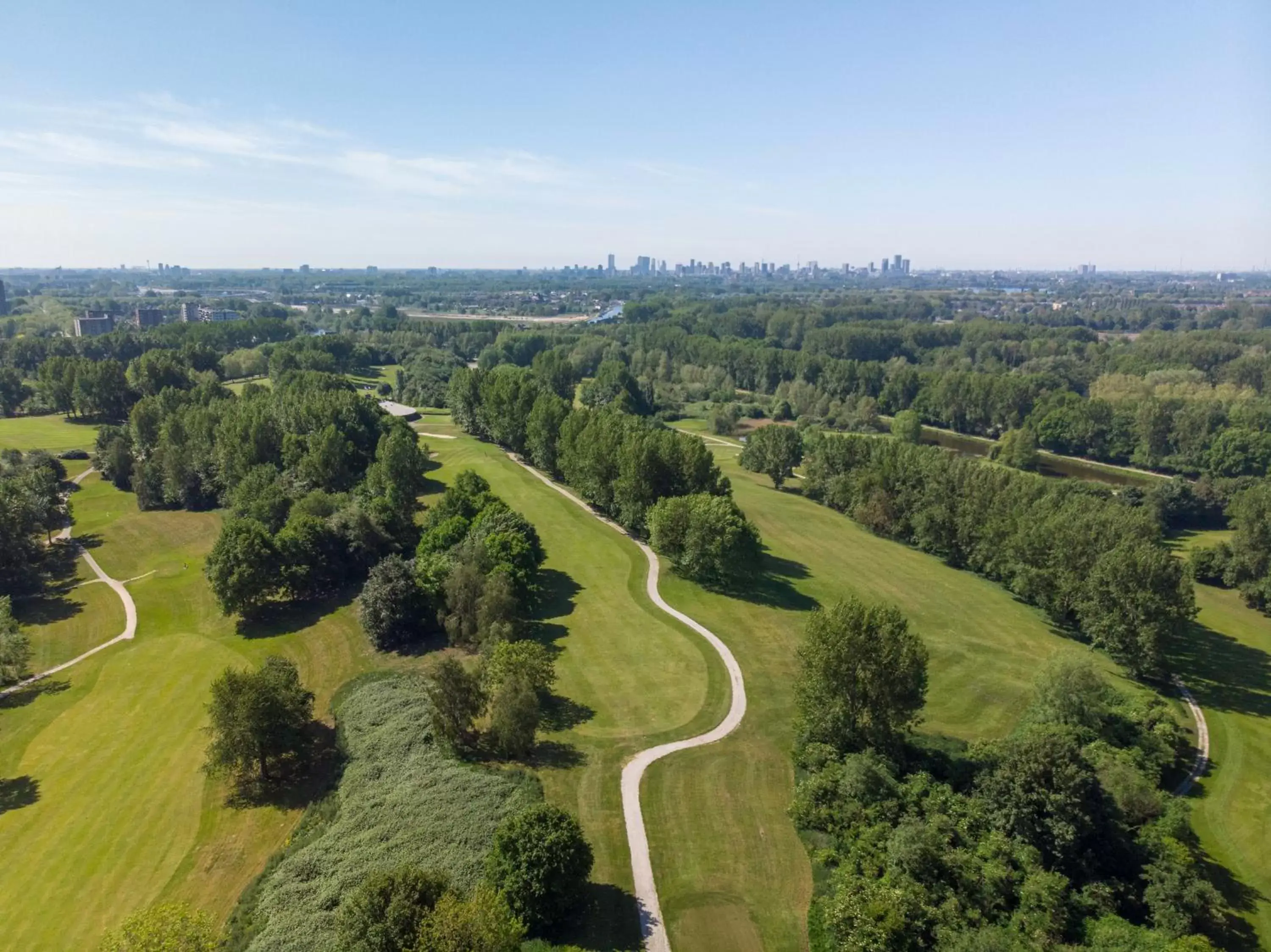 Golfcourse, Bird's-eye View in Polderhuis Bed & Breakfast