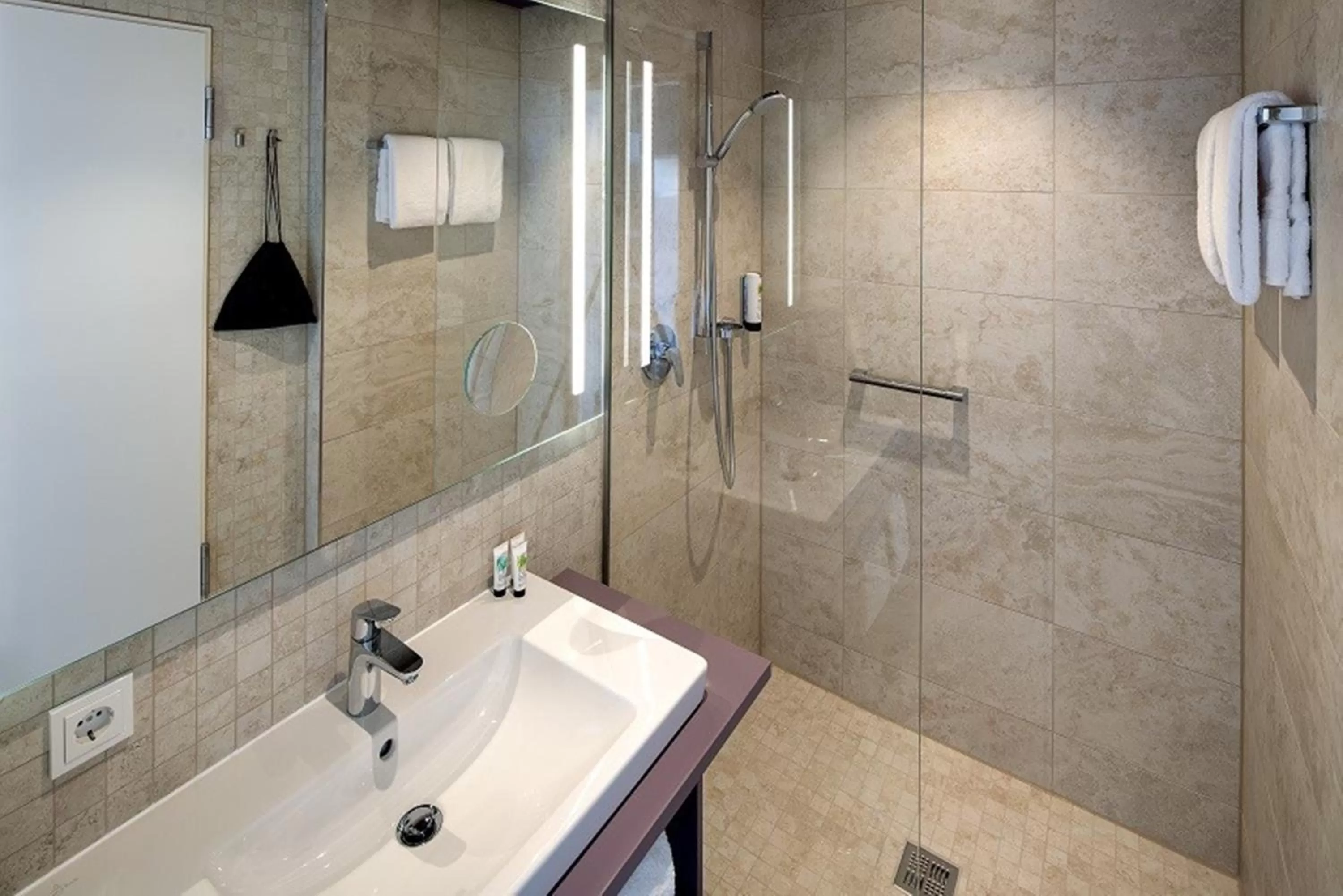 Comfort Double Room Silver - single occupancy - with connecting Door in Hotel am Remspark