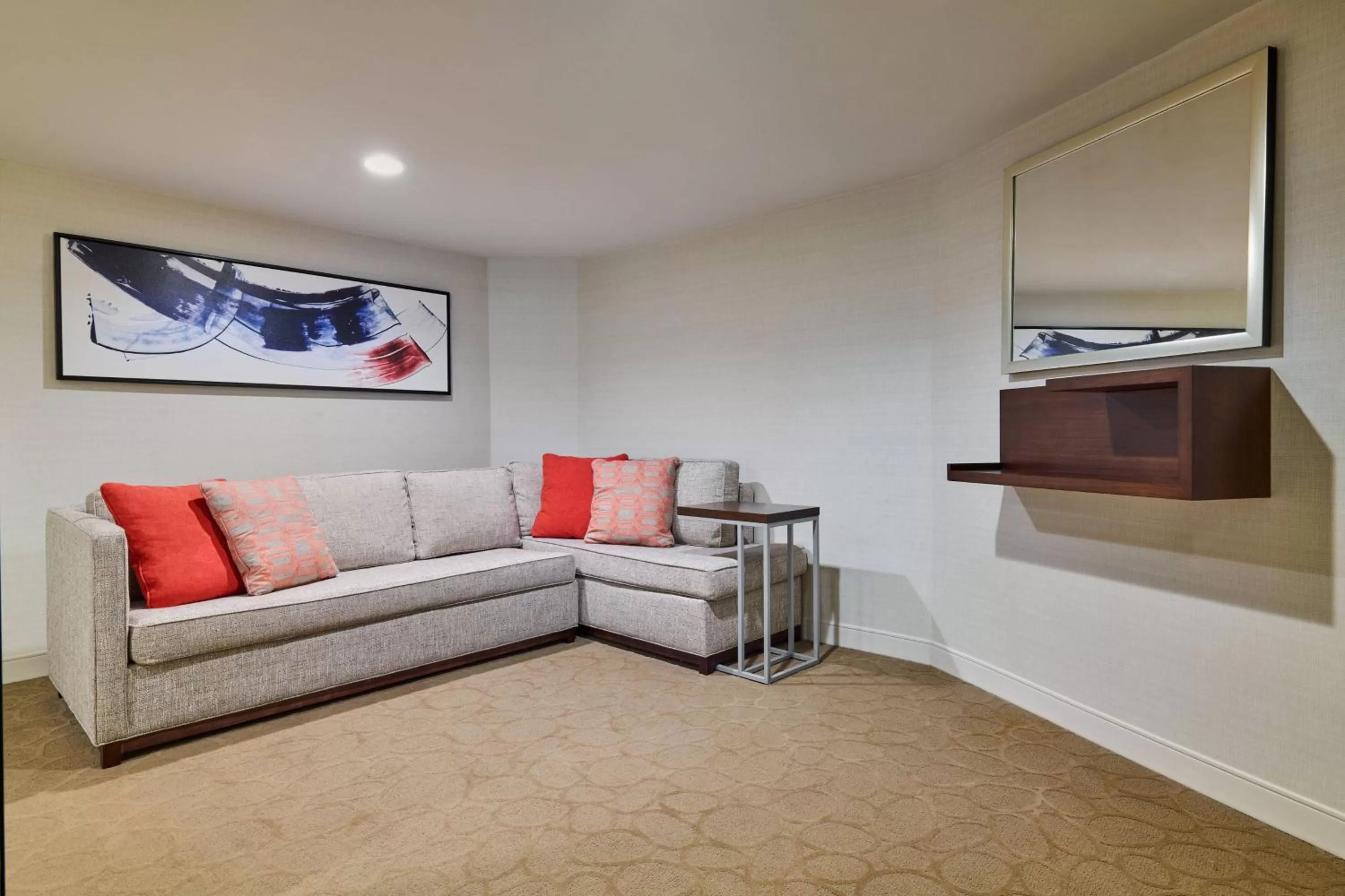 Living room in Delta Hotels by Marriott Philadelphia Airport