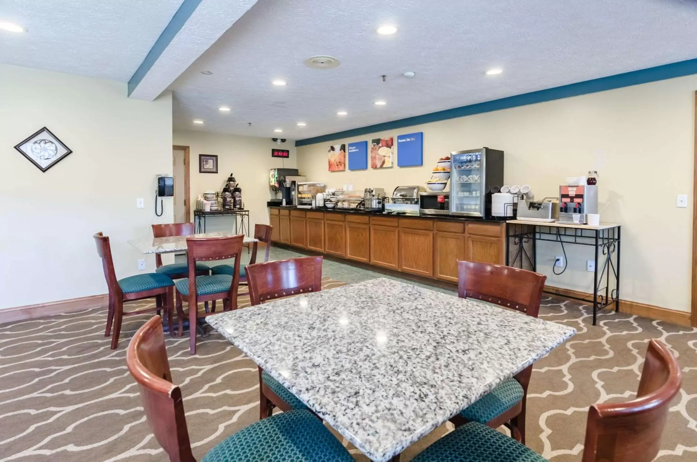 Restaurant/Places to Eat in Comfort Inn Wytheville - Fort Chiswell
