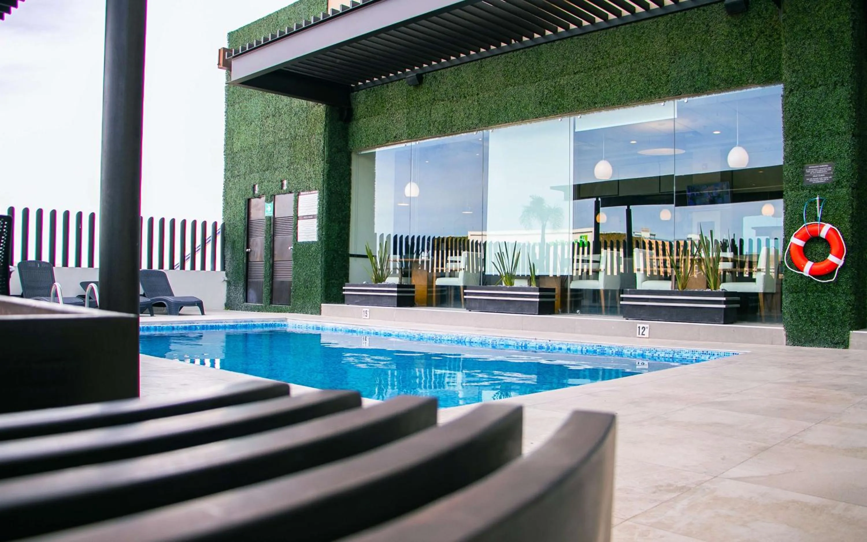 Pool view in Best Western Plus Chihuahua Juventud