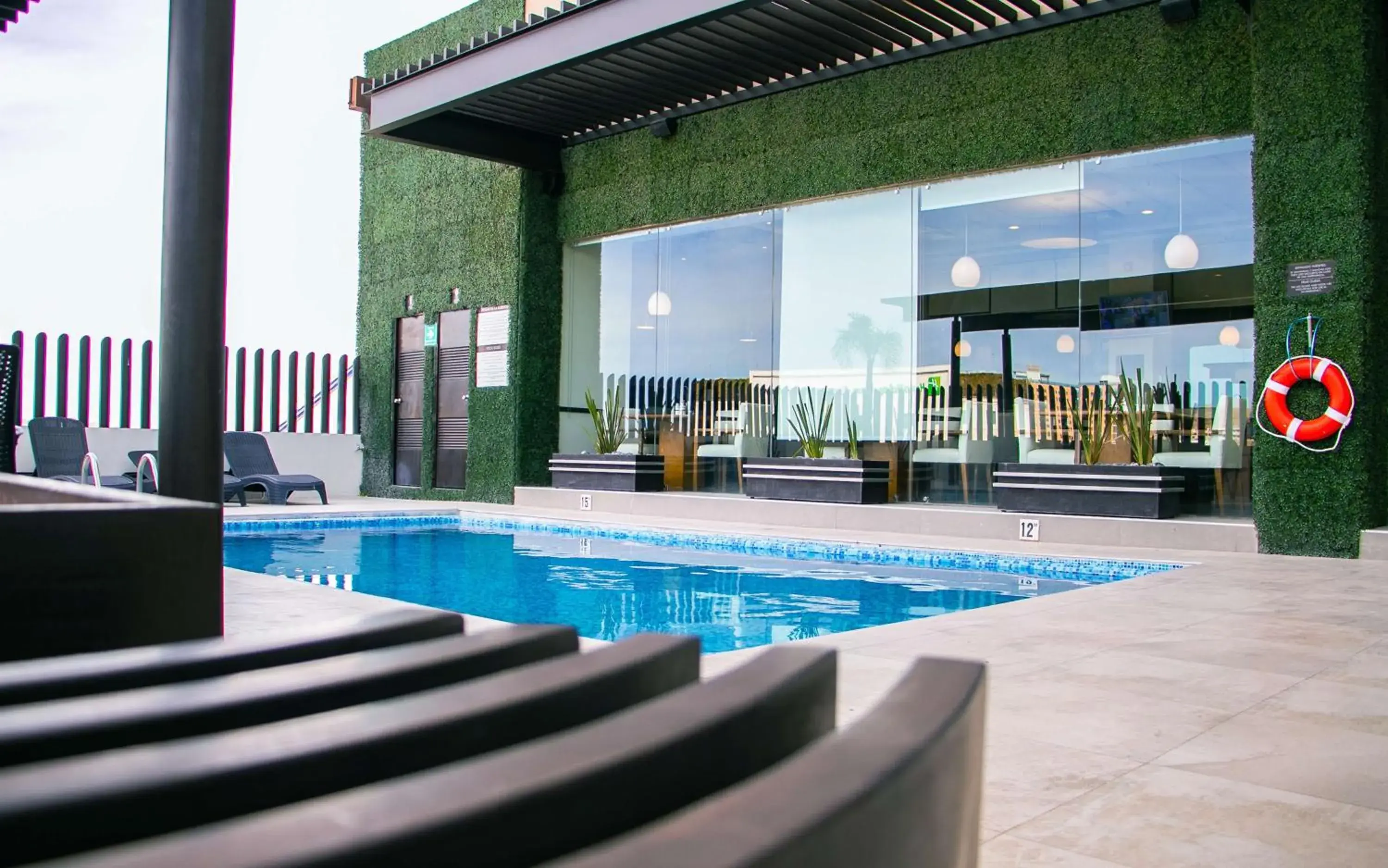 Pool view in Best Western Plus Chihuahua Juventud Pool view in Best Western Plus Chihuahua Juventud