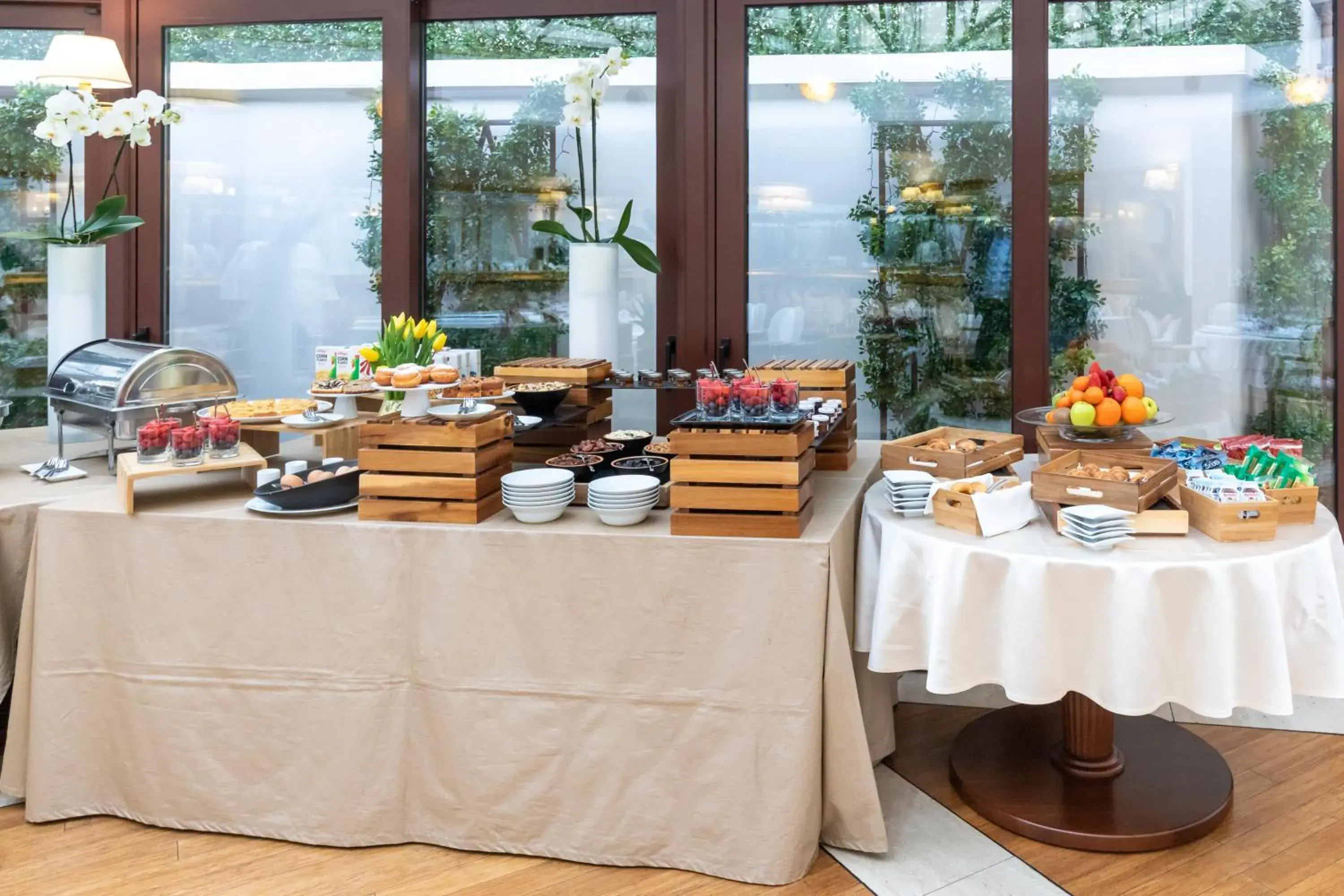 Buffet breakfast, Restaurant/Places to Eat in Hotel Le Premier