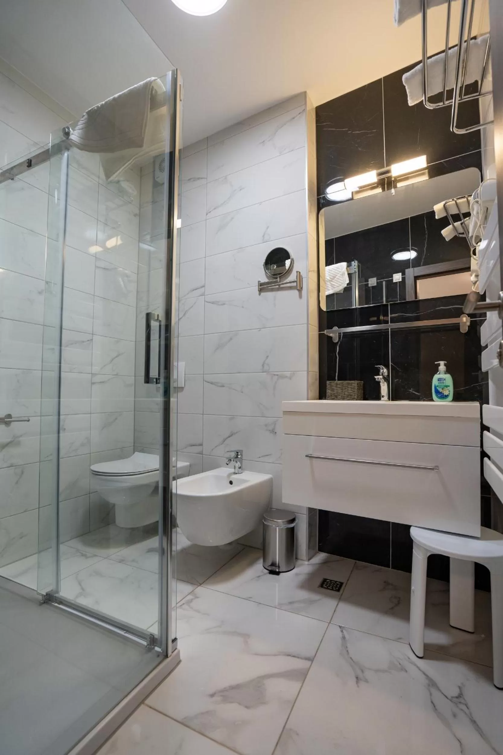 Shower in Bed&Breakfast Novalis