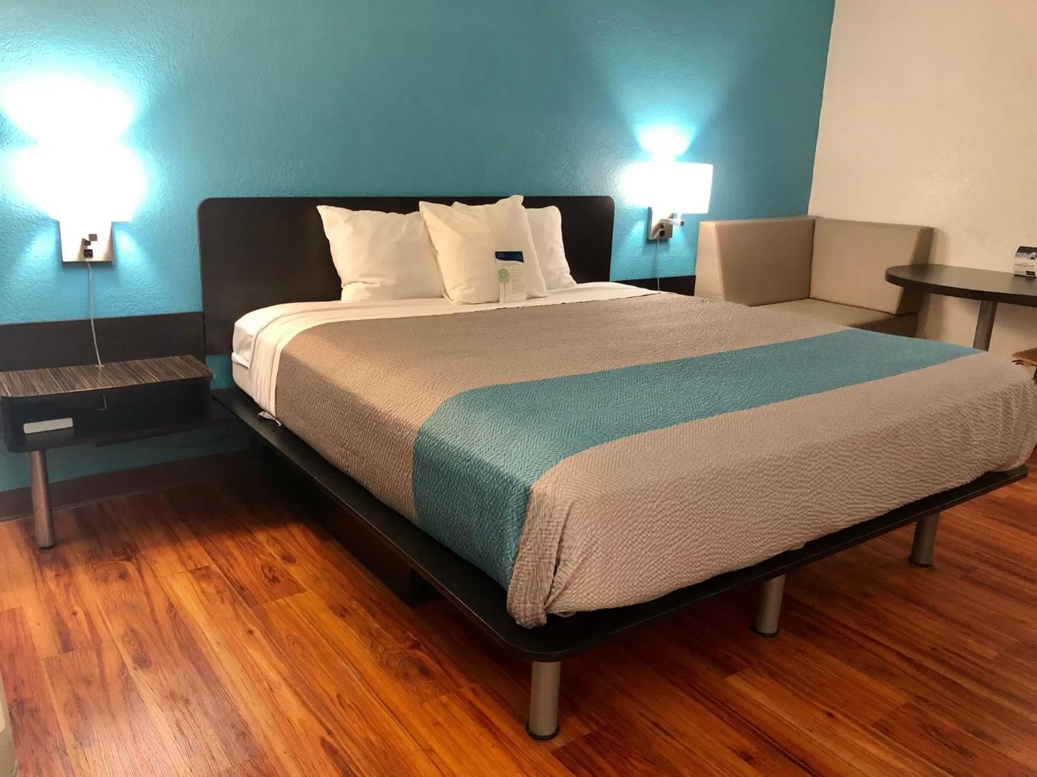 Bed in Motel 6-Nashville, TN - Airport