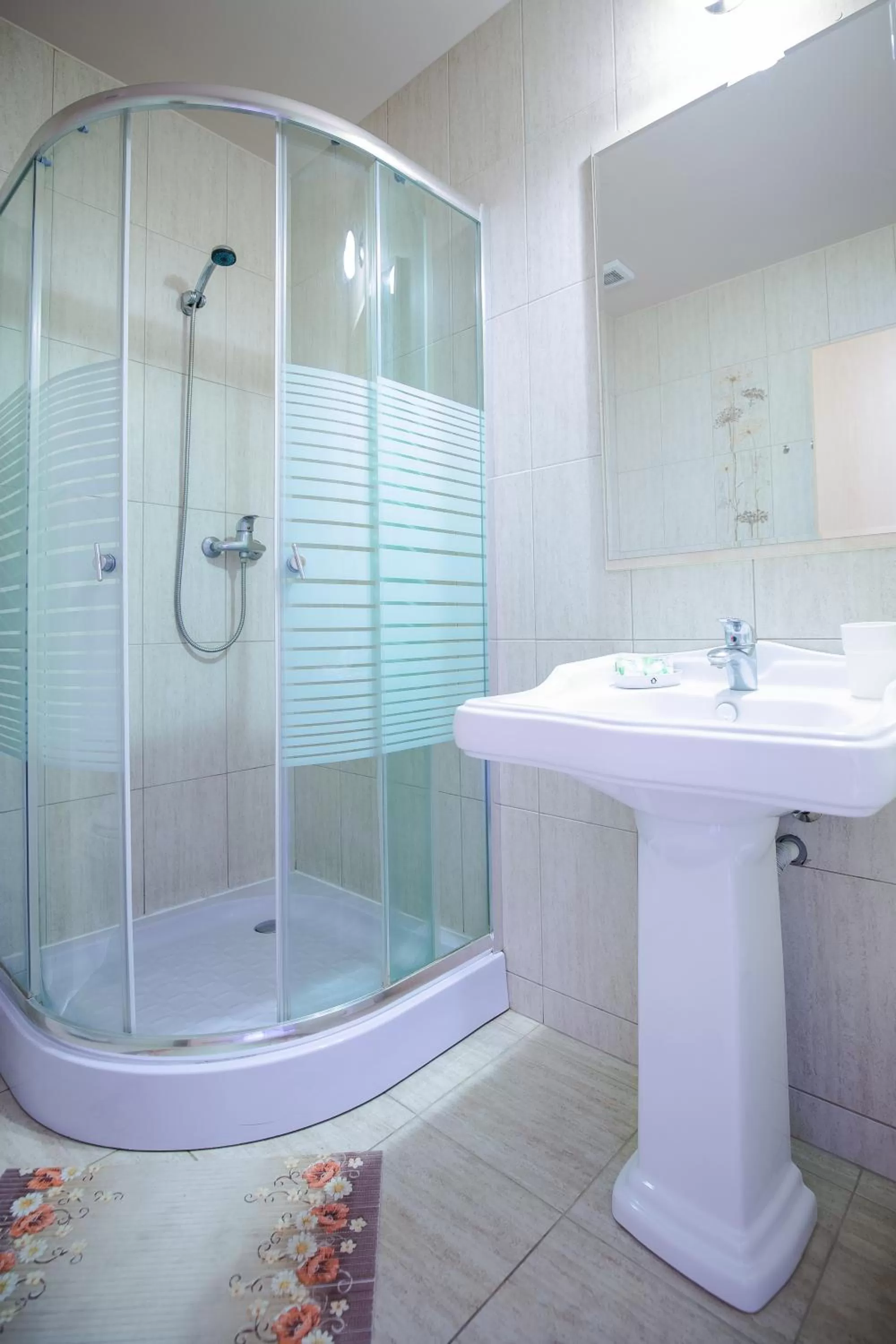 Bathroom in Stop Hotel