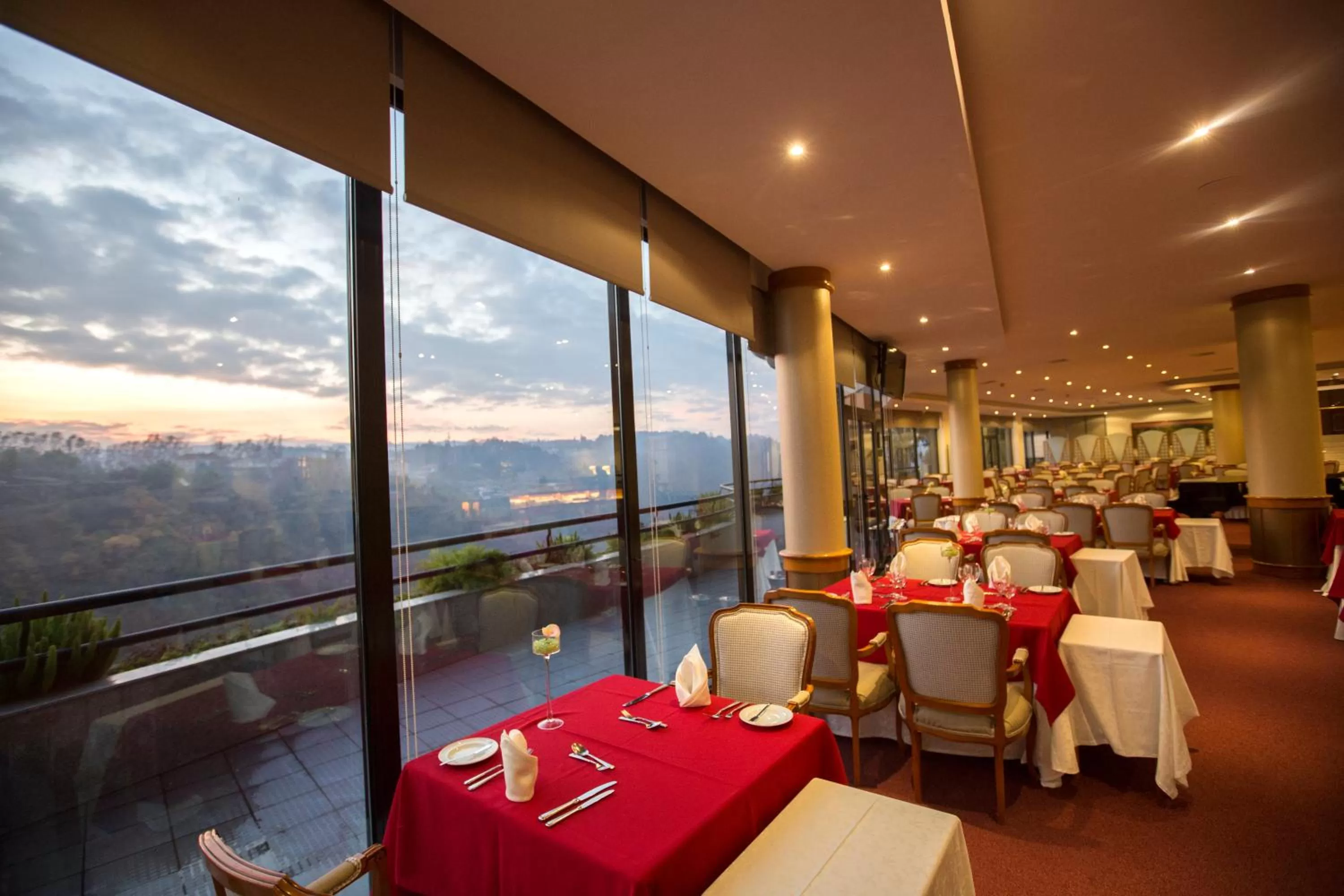 Restaurant/places to eat in Hotel Miracorgo