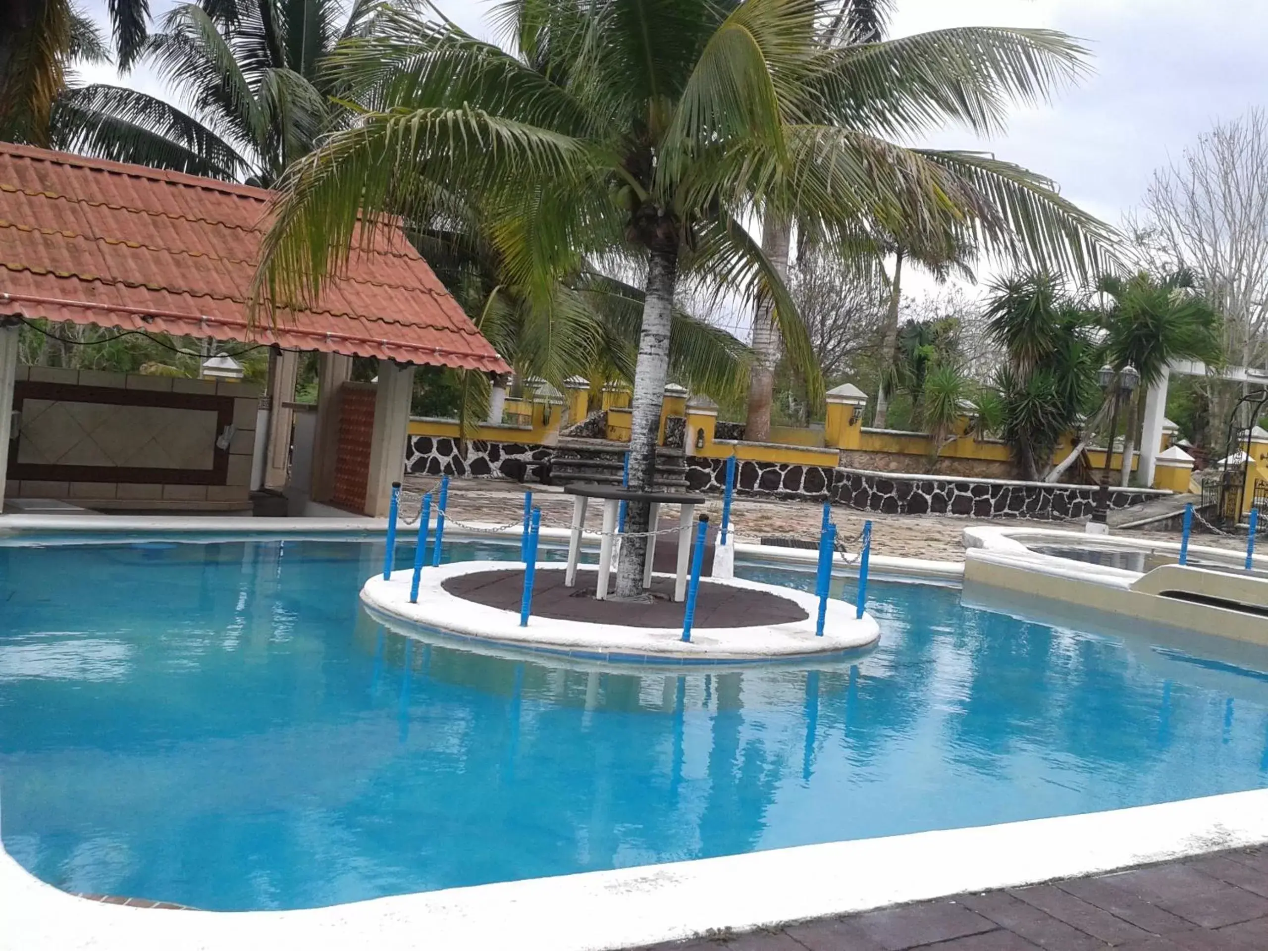 Swimming Pool in Hotel Green River