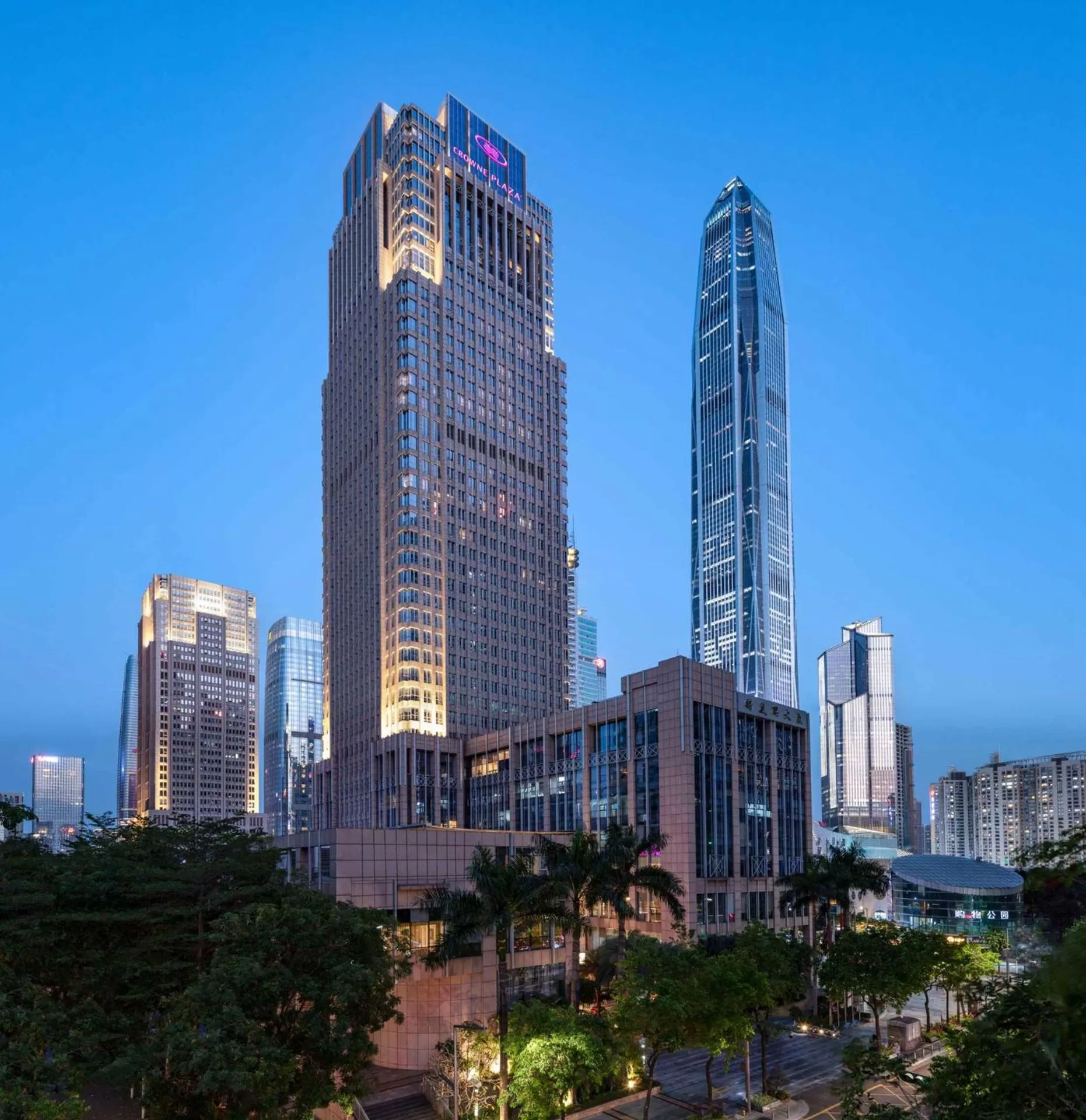 Property building in Crowne Plaza Shenzhen Futian, Near to Shenzhen Convention&Exhibition Centre, Shenzhen Stock Exchange and Shenzhen Civic Center, Outdoor Heated Pool