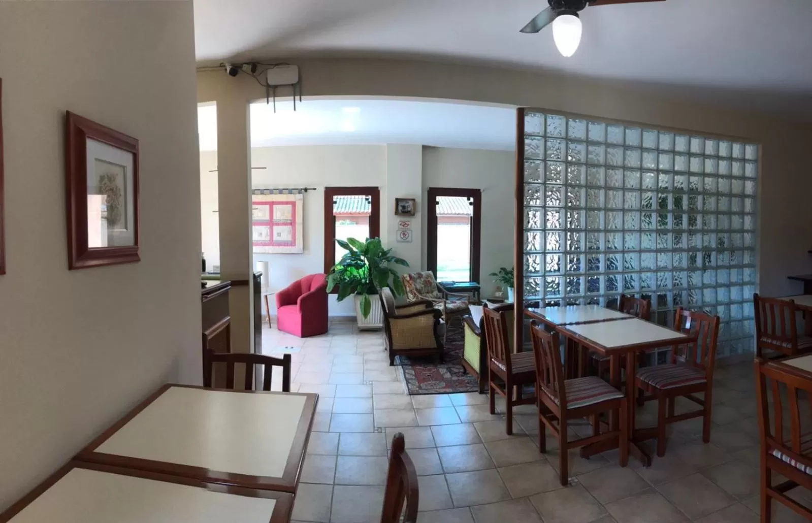 Restaurant/places to eat in Pousada Mar Azul