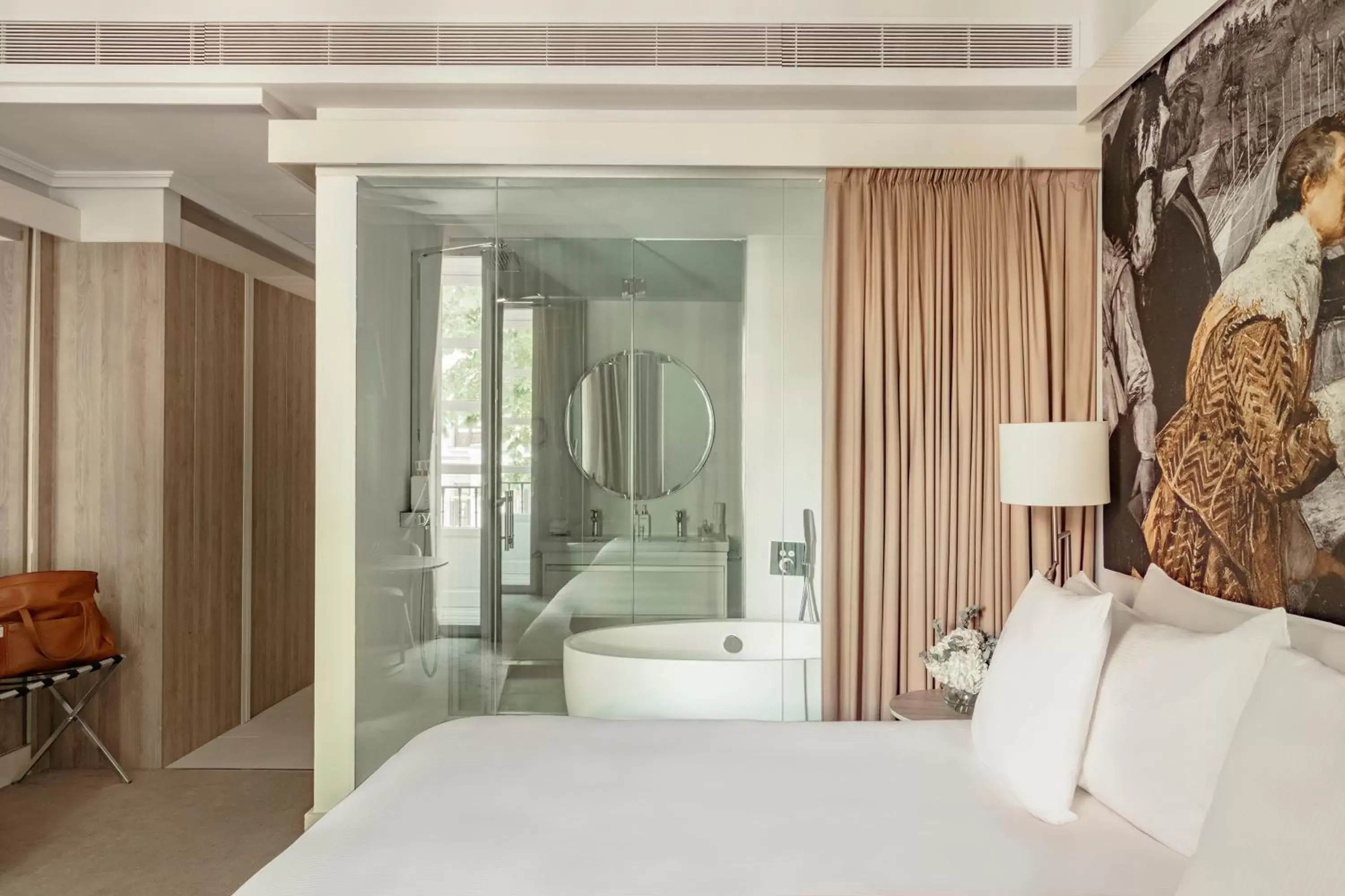 Toilet, Bed in Palacio de los Duques Gran Meliá - The Leading Hotels of the World