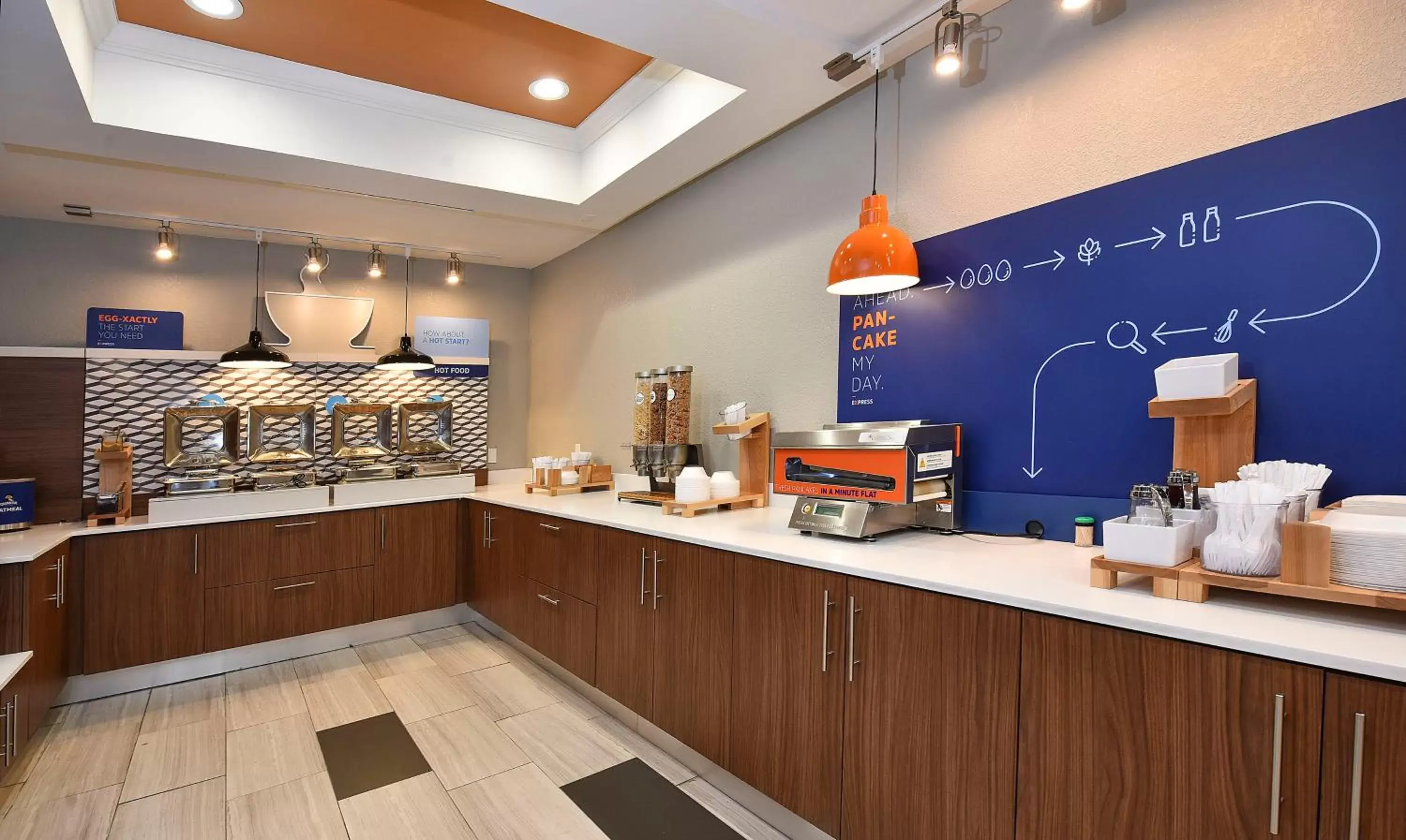 Breakfast, Restaurant/Places to Eat in Holiday Inn Express Hotel & Suites Selma, an IHG Hotel