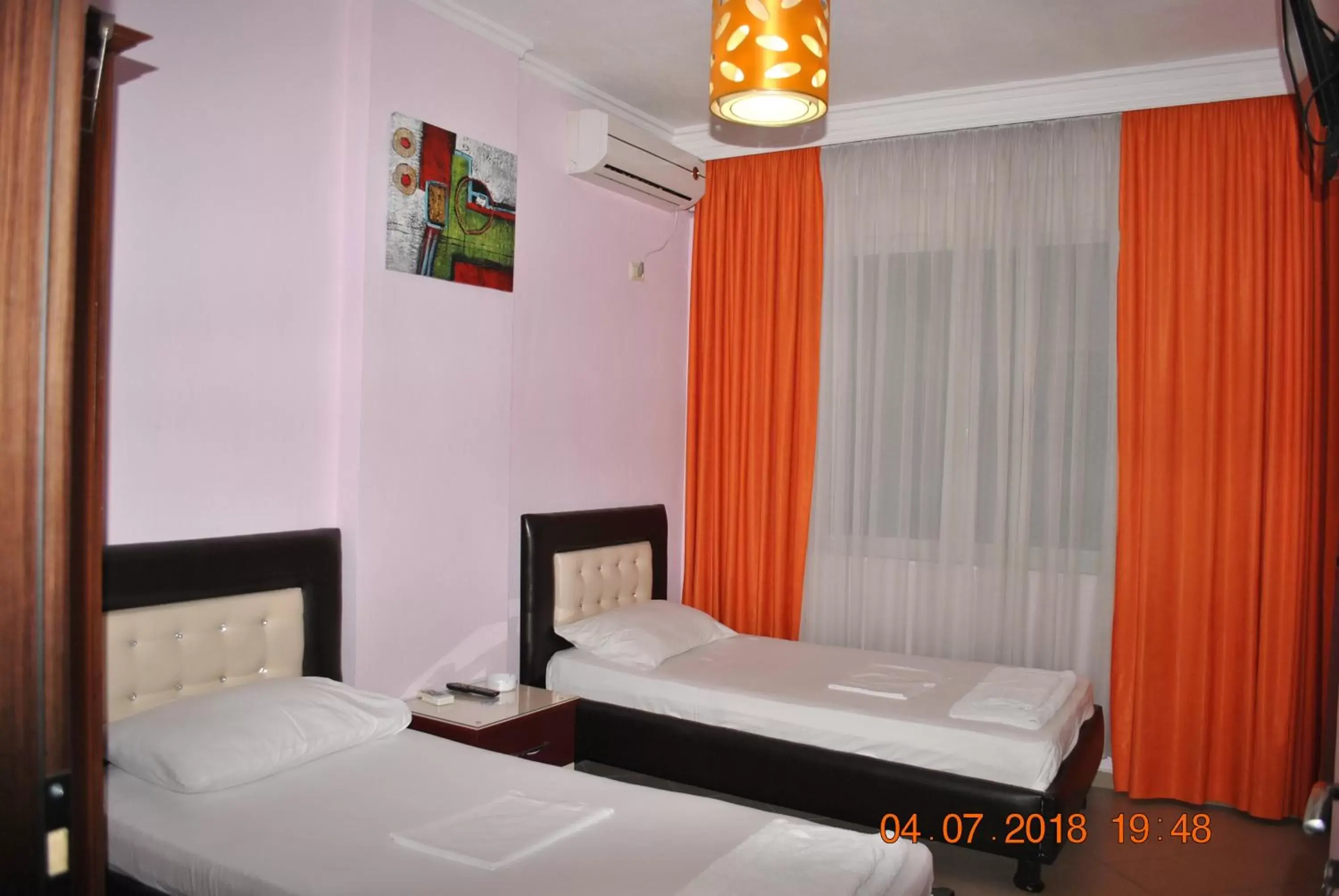 Standard Twin Room in Hotel Freskia Standard Twin Room in Hotel Freskia