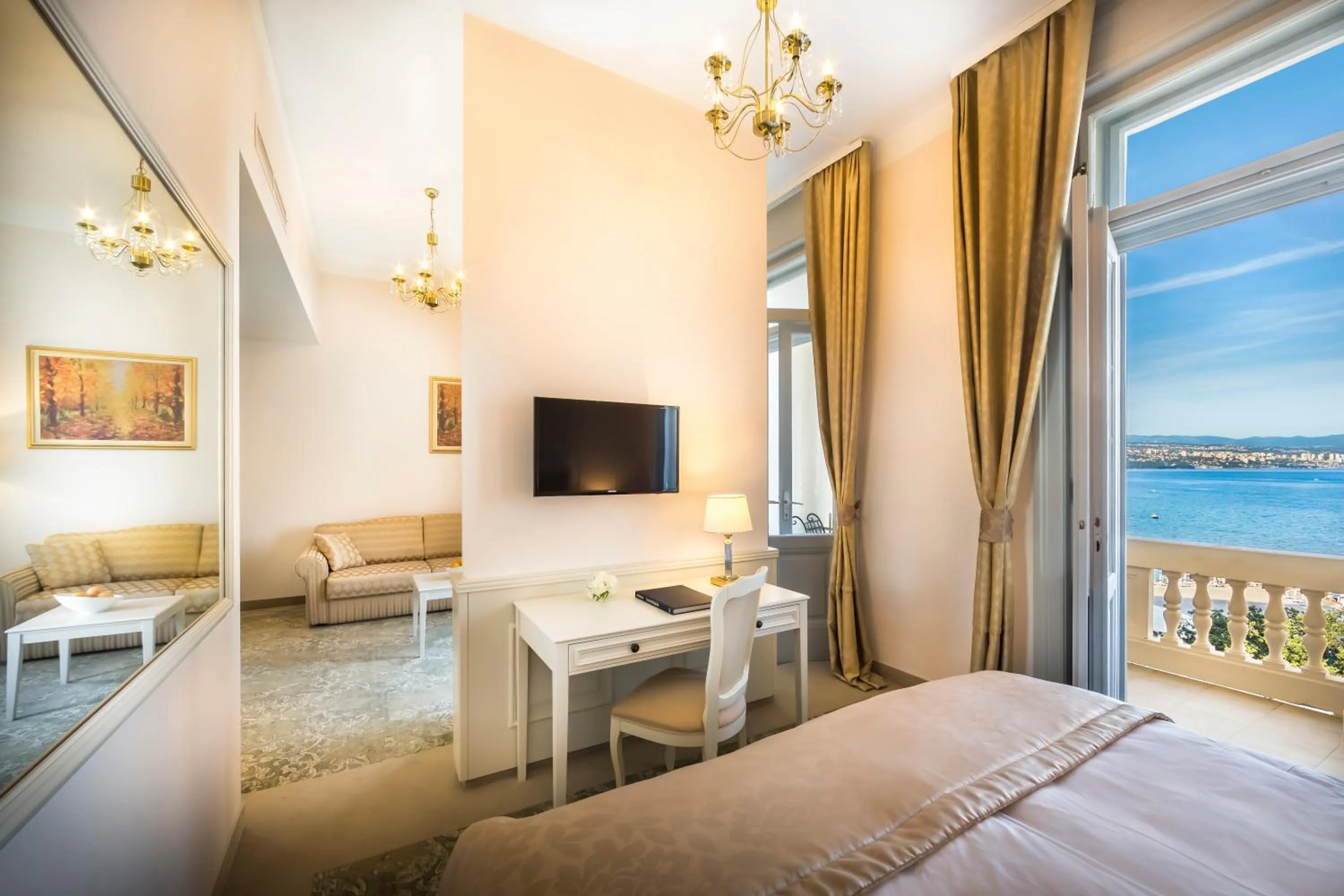 Photo of the whole room, Bed in Hotel Bellevue - by Liburnia Hotels & Villas