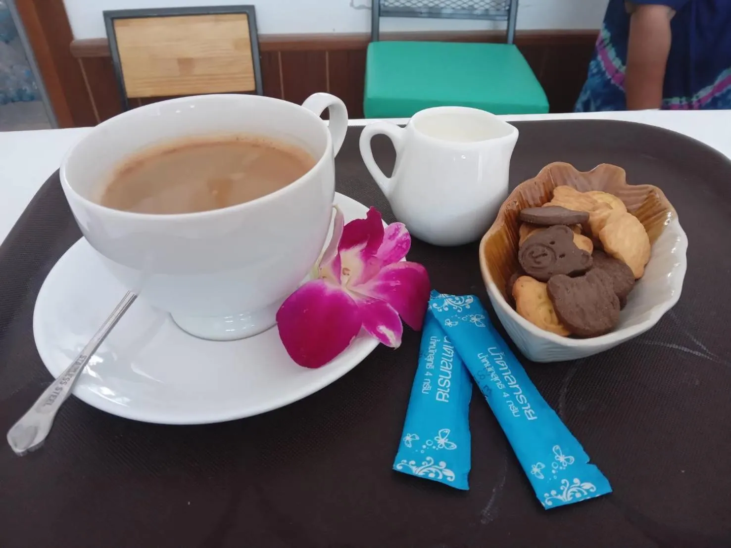 Restaurant/places to eat in Colorize Boutique Hotel