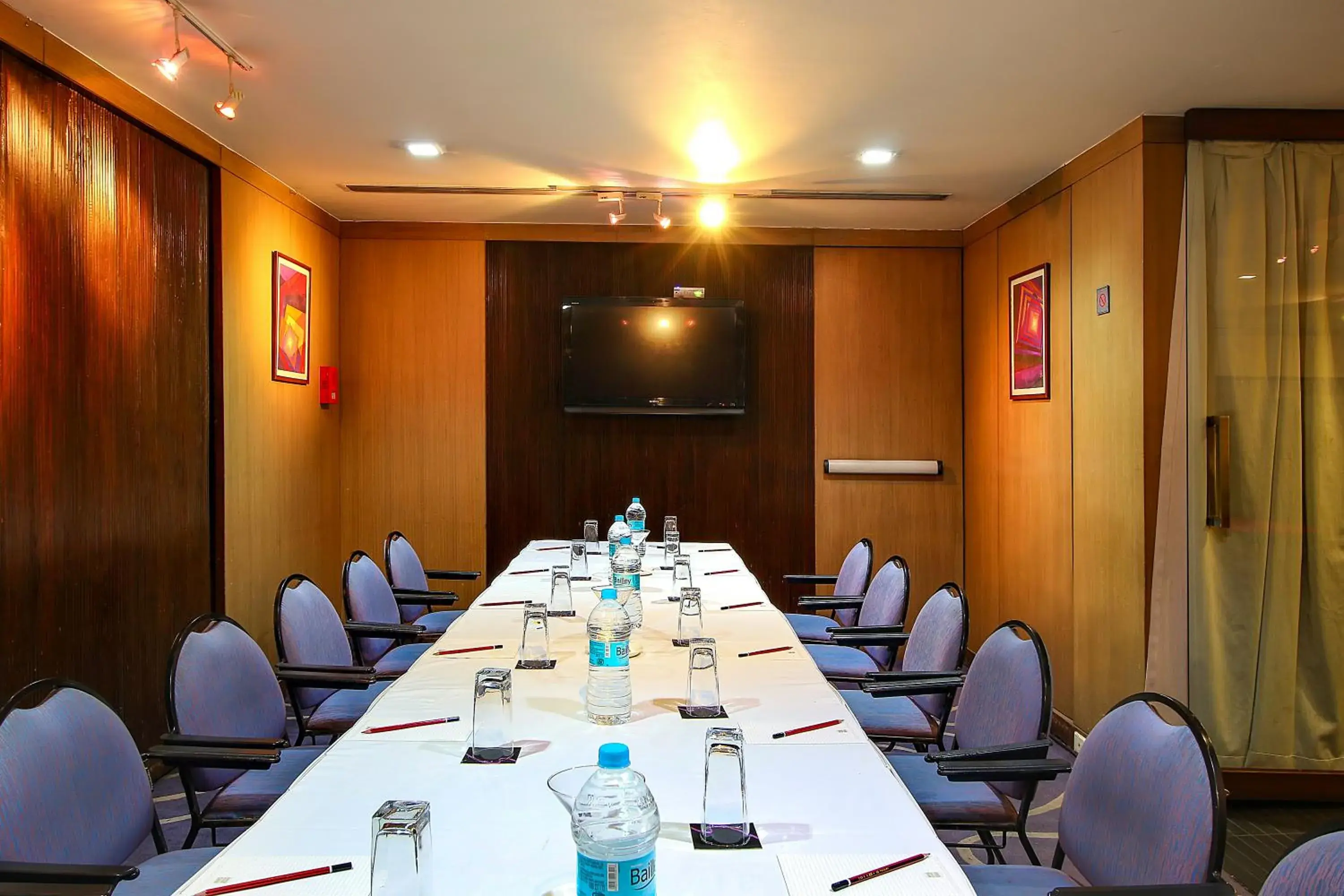 Business facilities in Hotel Studio Estique