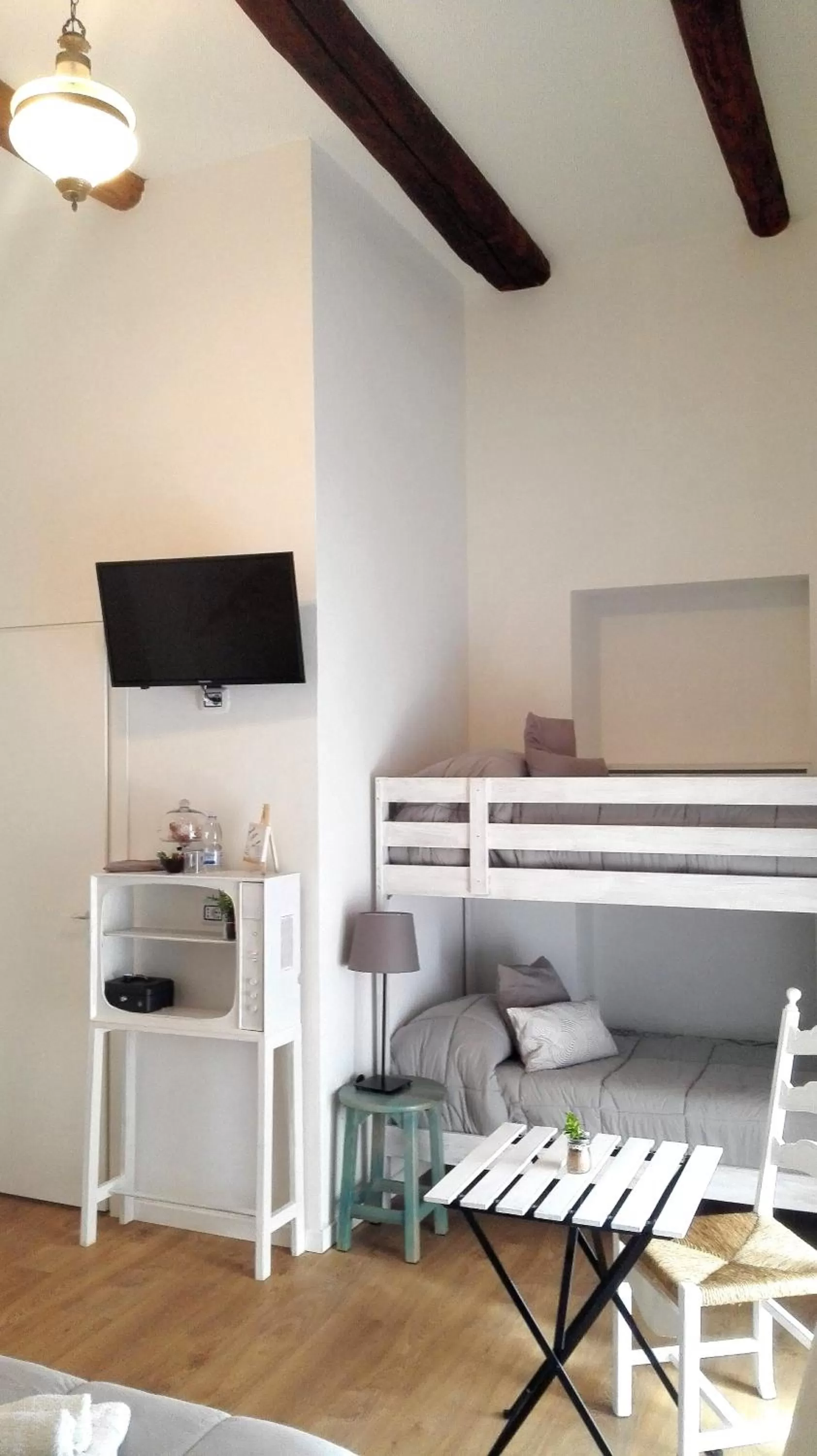 Photo of the whole room, Bunk Bed in Quartino Napoletano