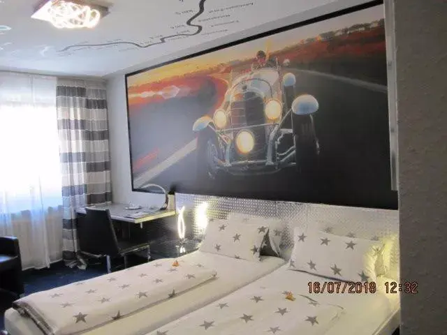 Bed in Hotel Deutschmeister