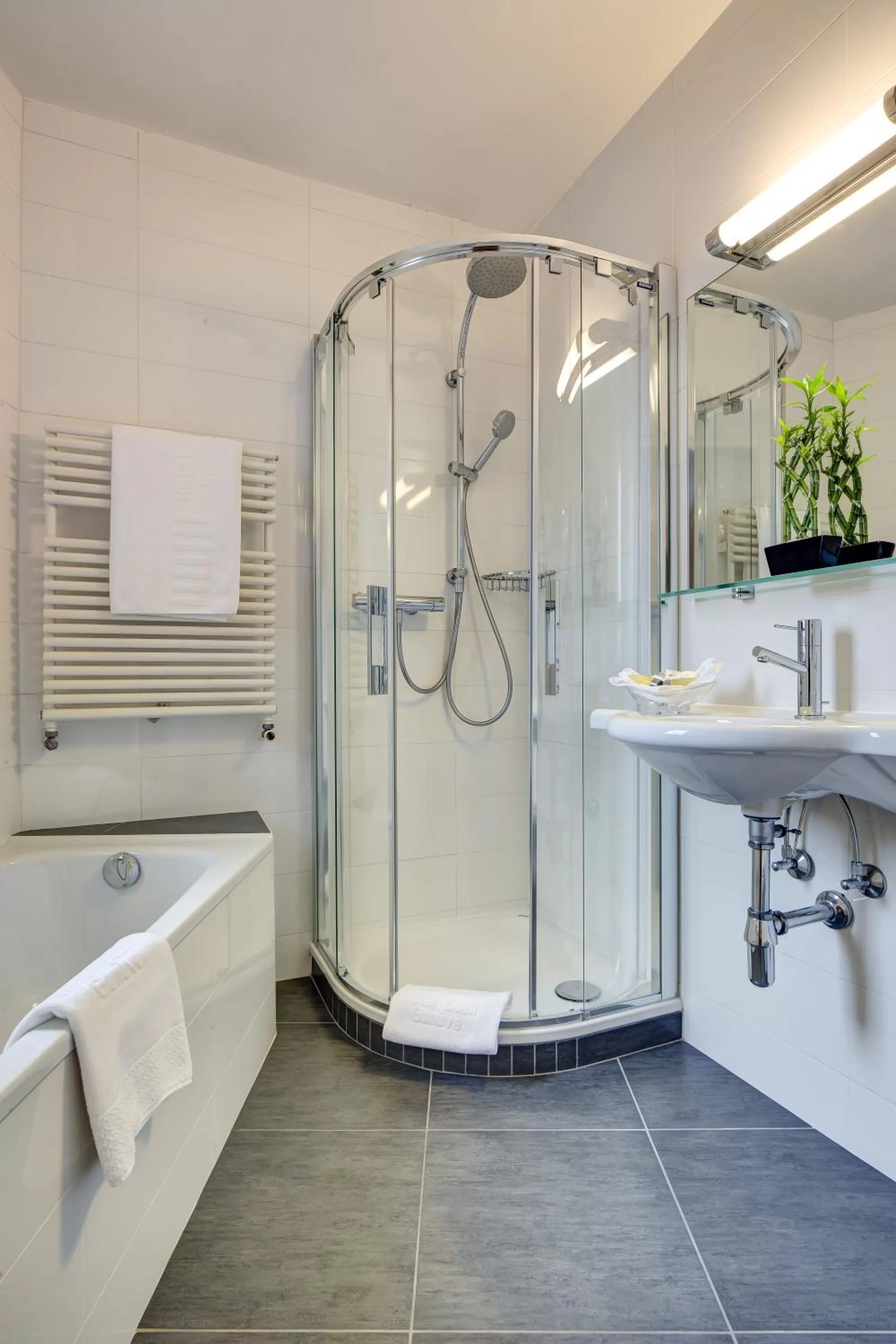 Shower in Hotel Eden