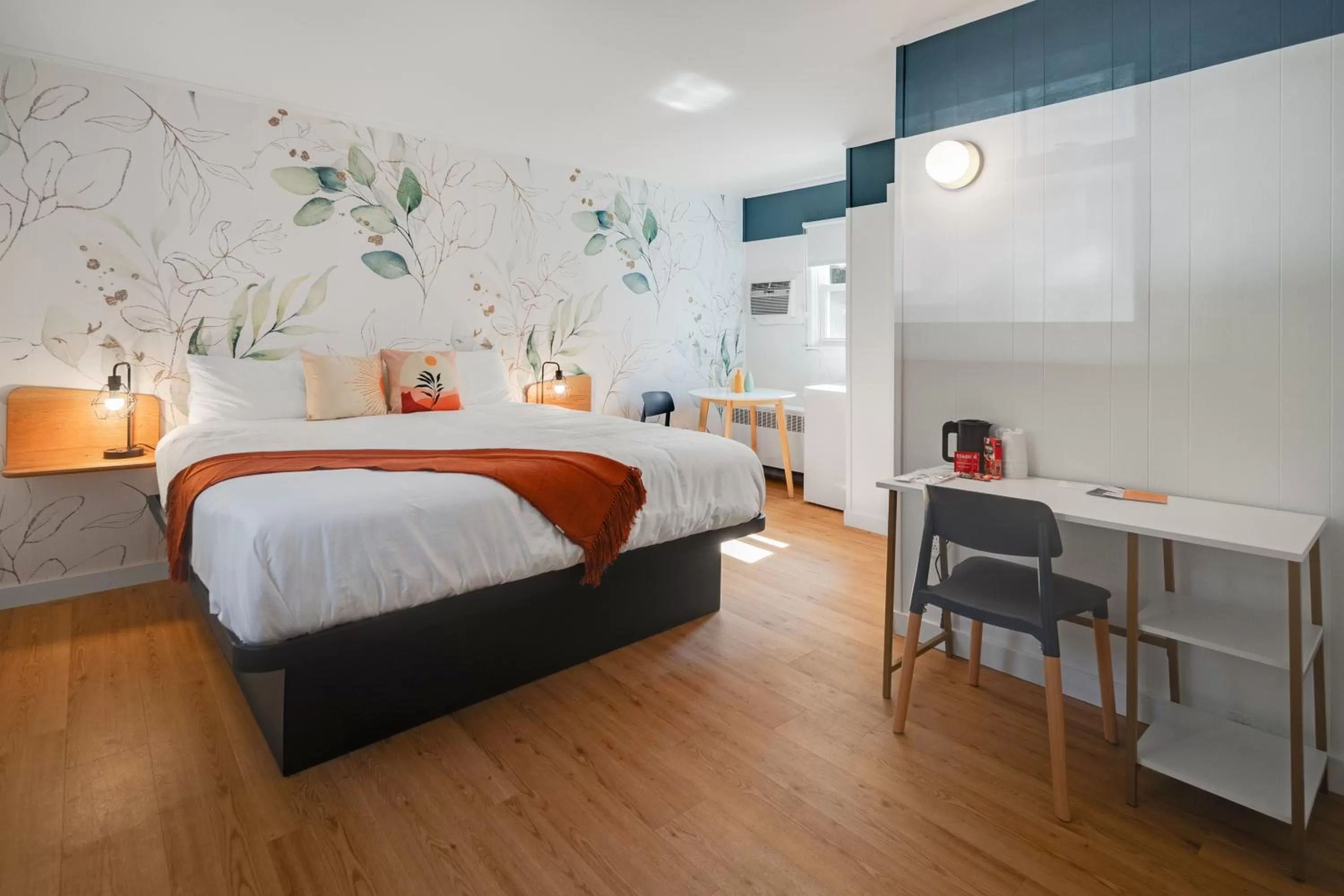 Photo of the whole room, Bed in Birches Motel