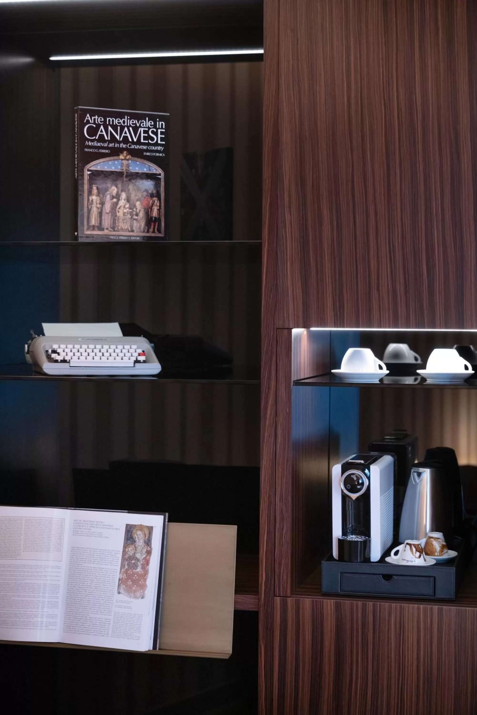Coffee/tea facilities in 3T Boutique Hotel