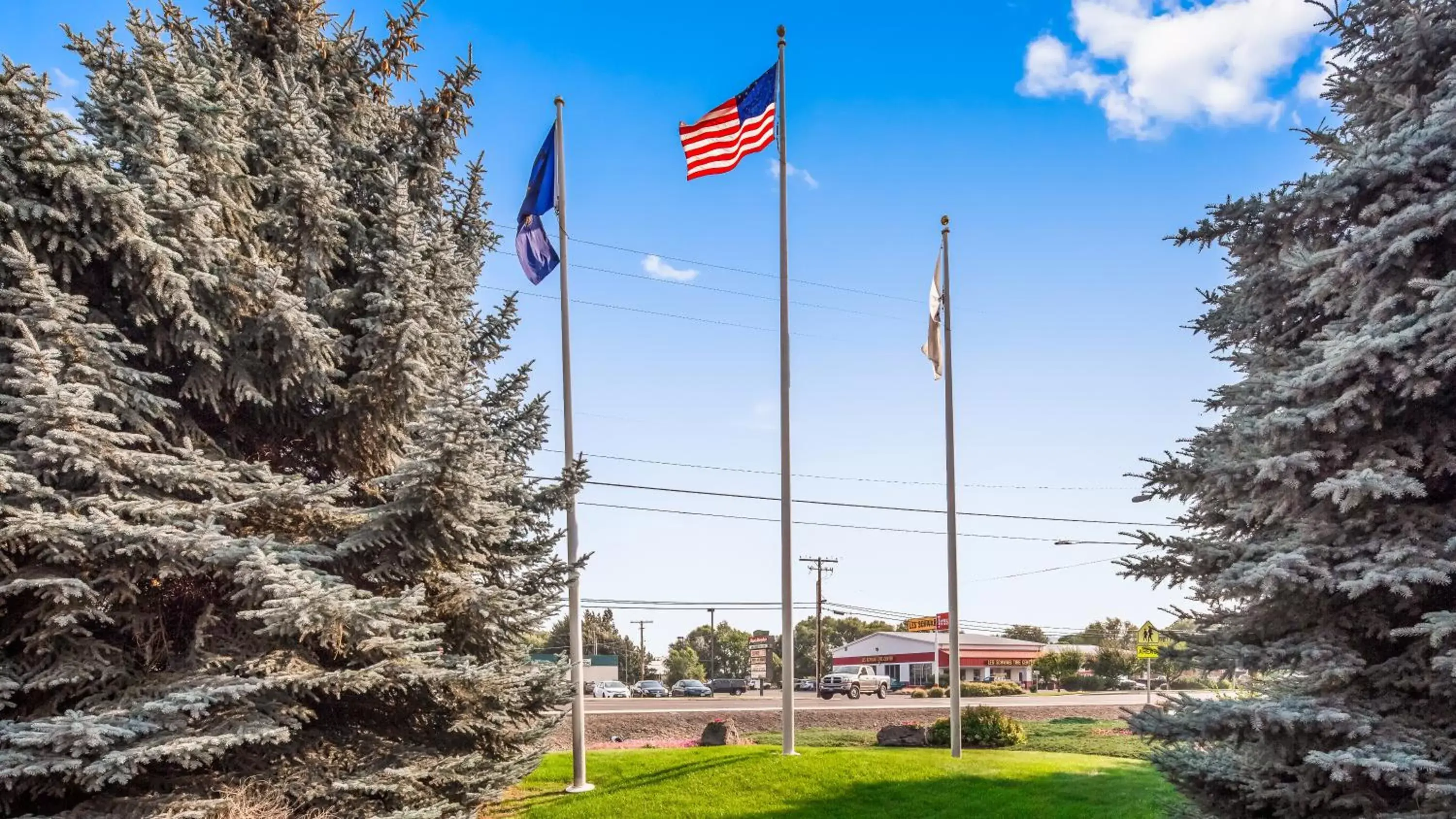 Property building in Best Western Prineville Inn