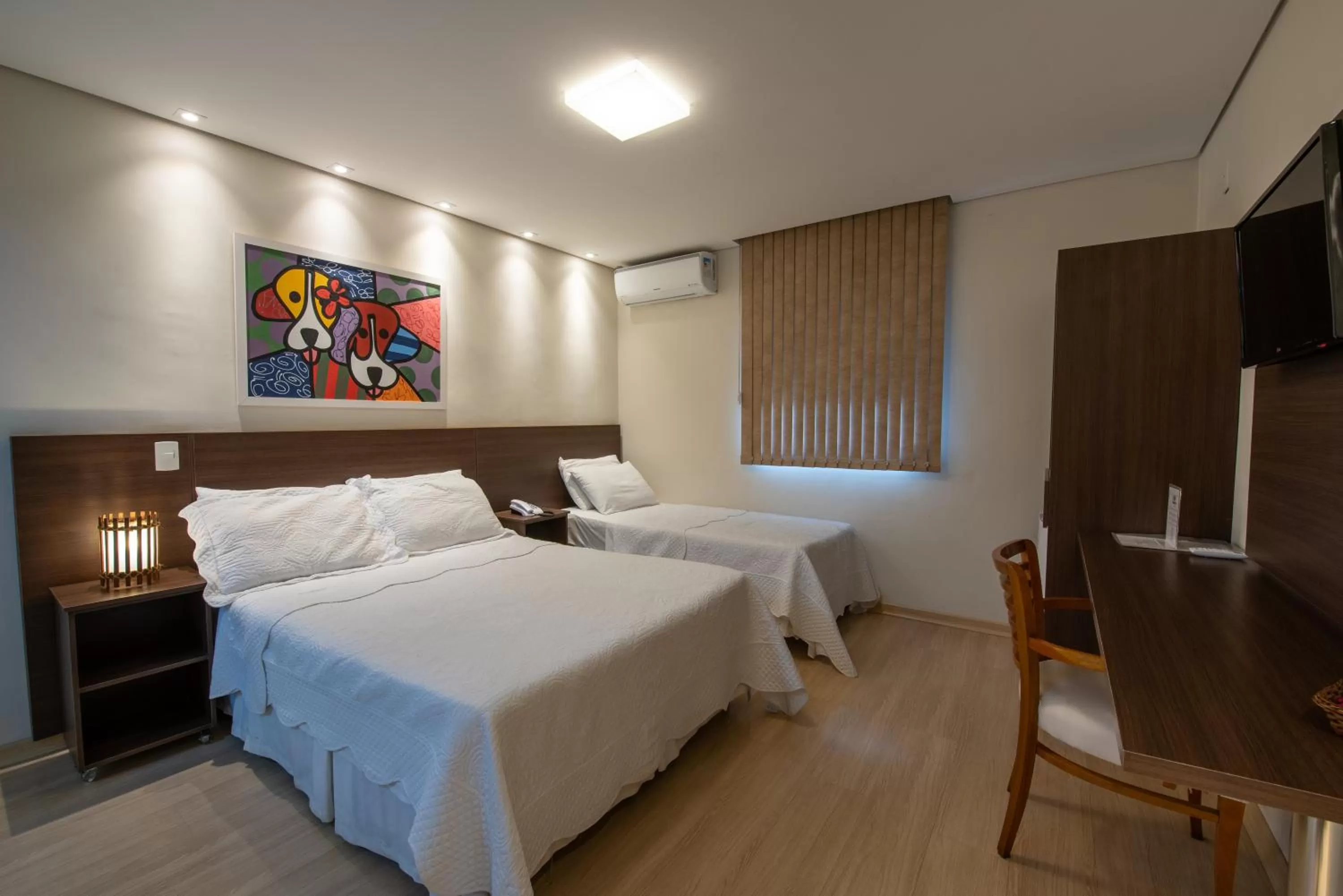 Bed in Hotel Mount Everest