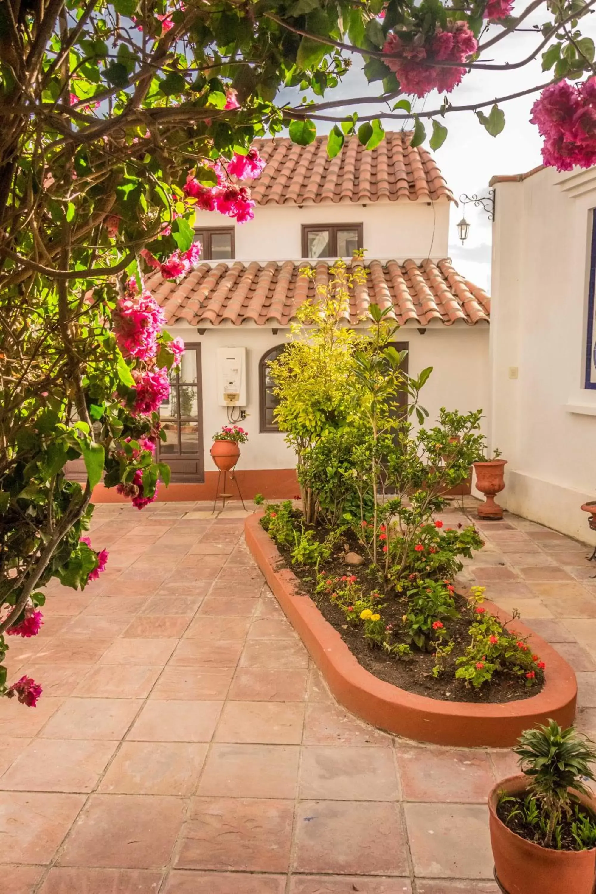 Twin Room with Bathroom in El Jardin De Su Merced B&B Twin Room with Bathroom in El Jardin De Su Merced B&B