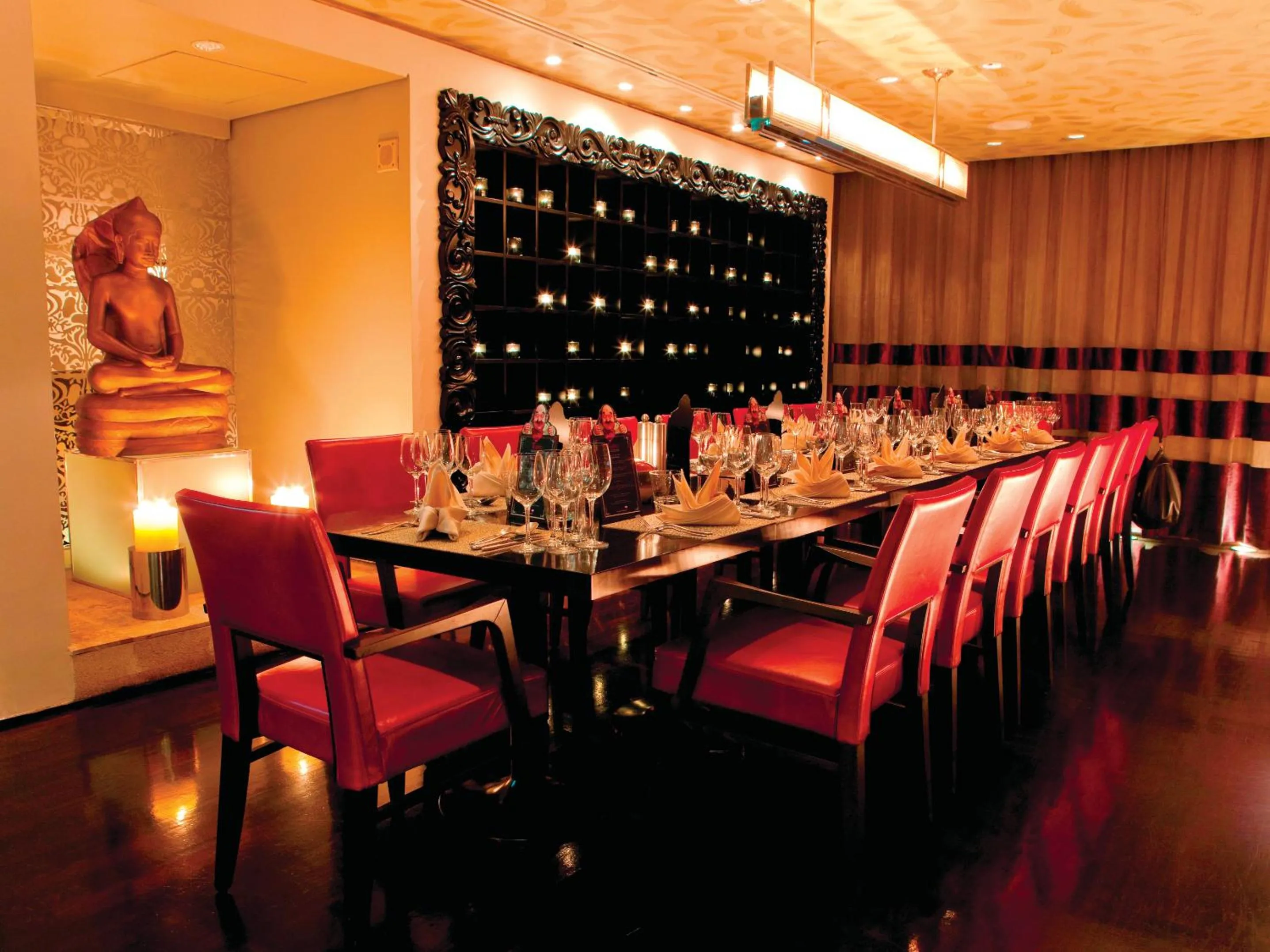 Restaurant/places to eat in Towers Rotana - Dubai