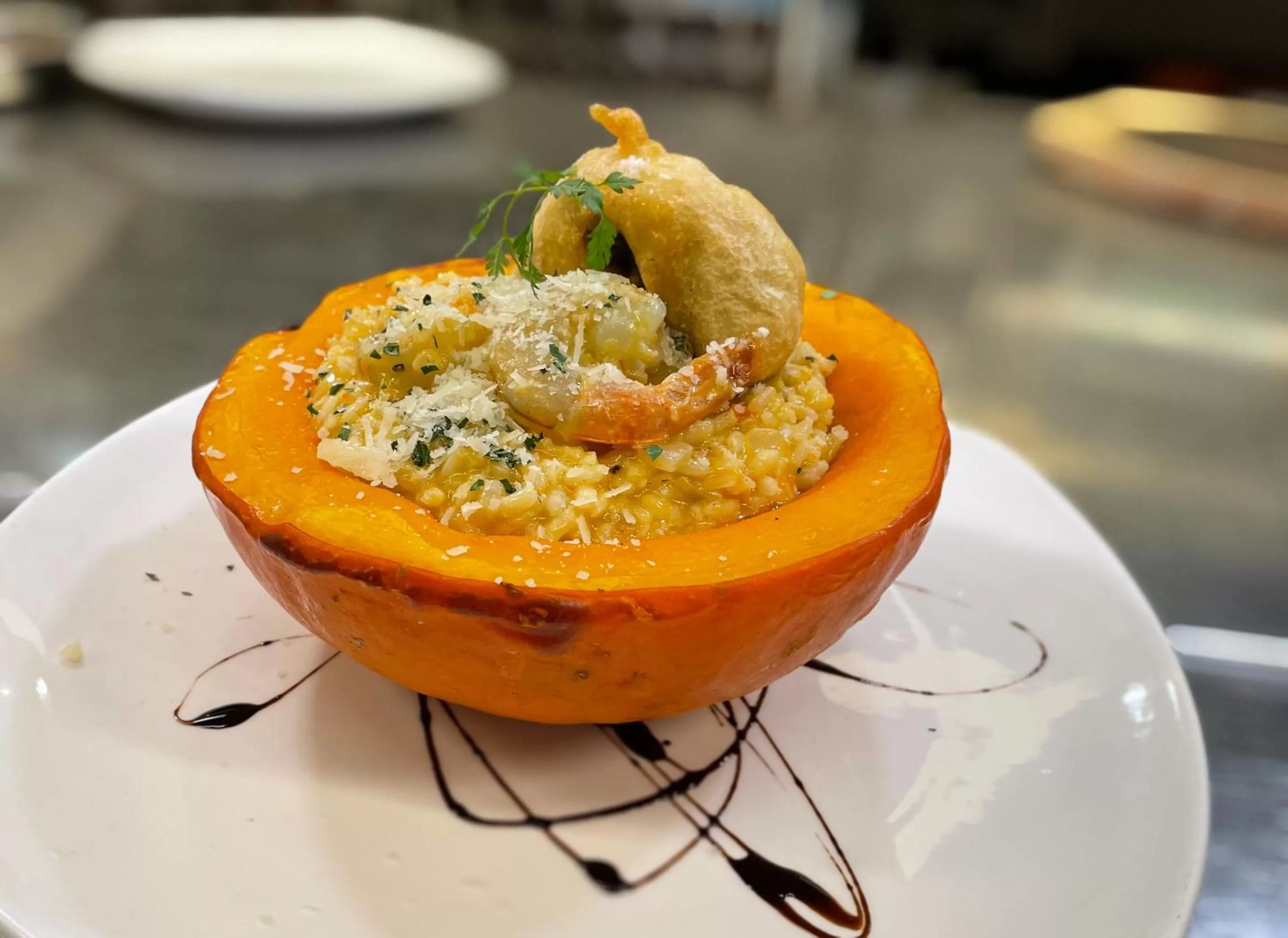 Restaurant/places to eat in ibis Hong Kong North Point