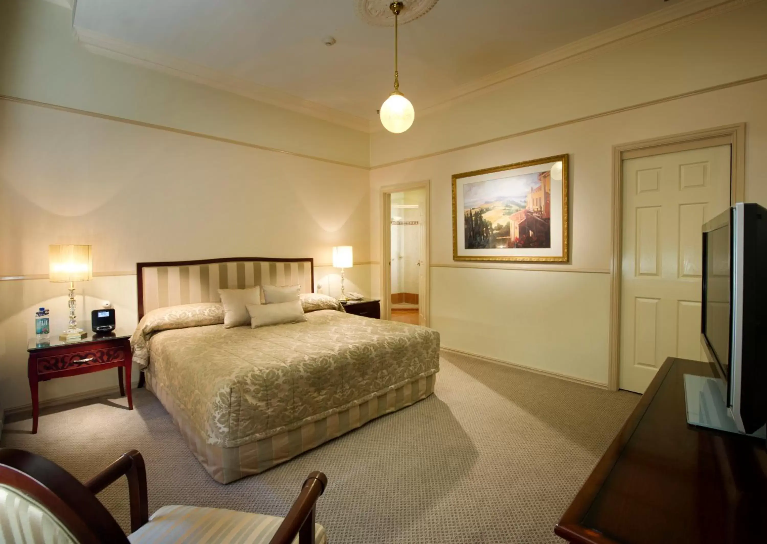 Bed in Royal Albert Hotel
