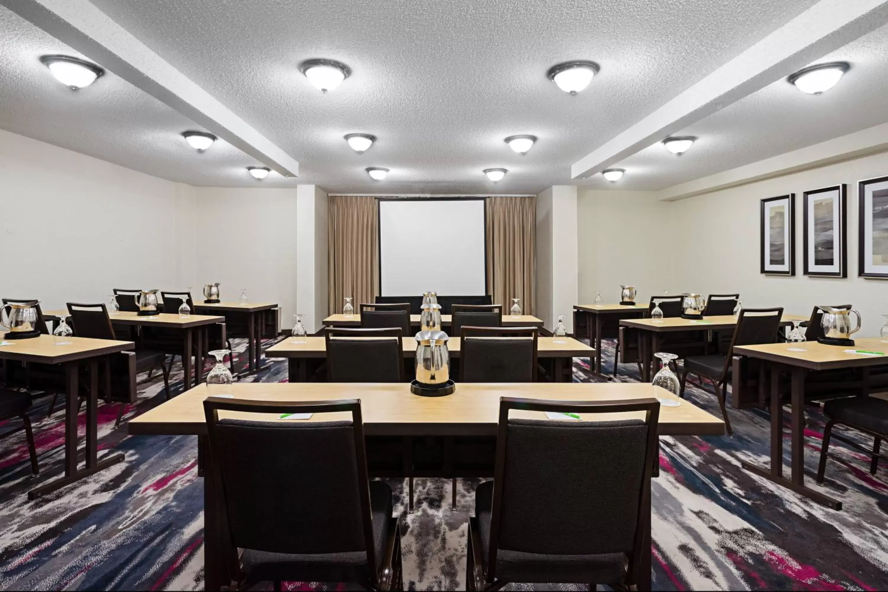 Meeting/conference room, Restaurant/Places to Eat in Courtyard Miami Downtown Brickell Area