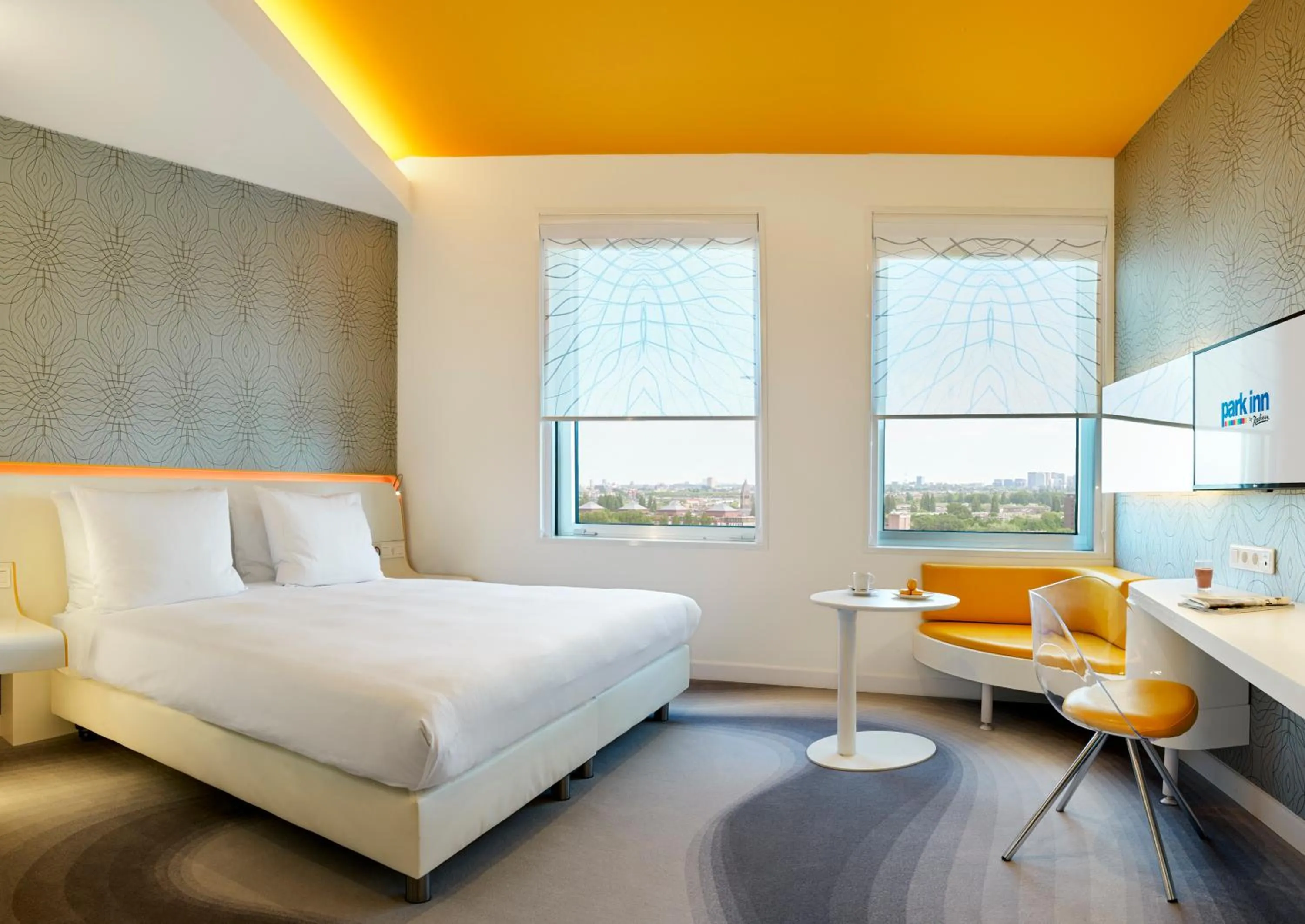 Seating area, Bed in Park Inn by Radisson Amsterdam City West
