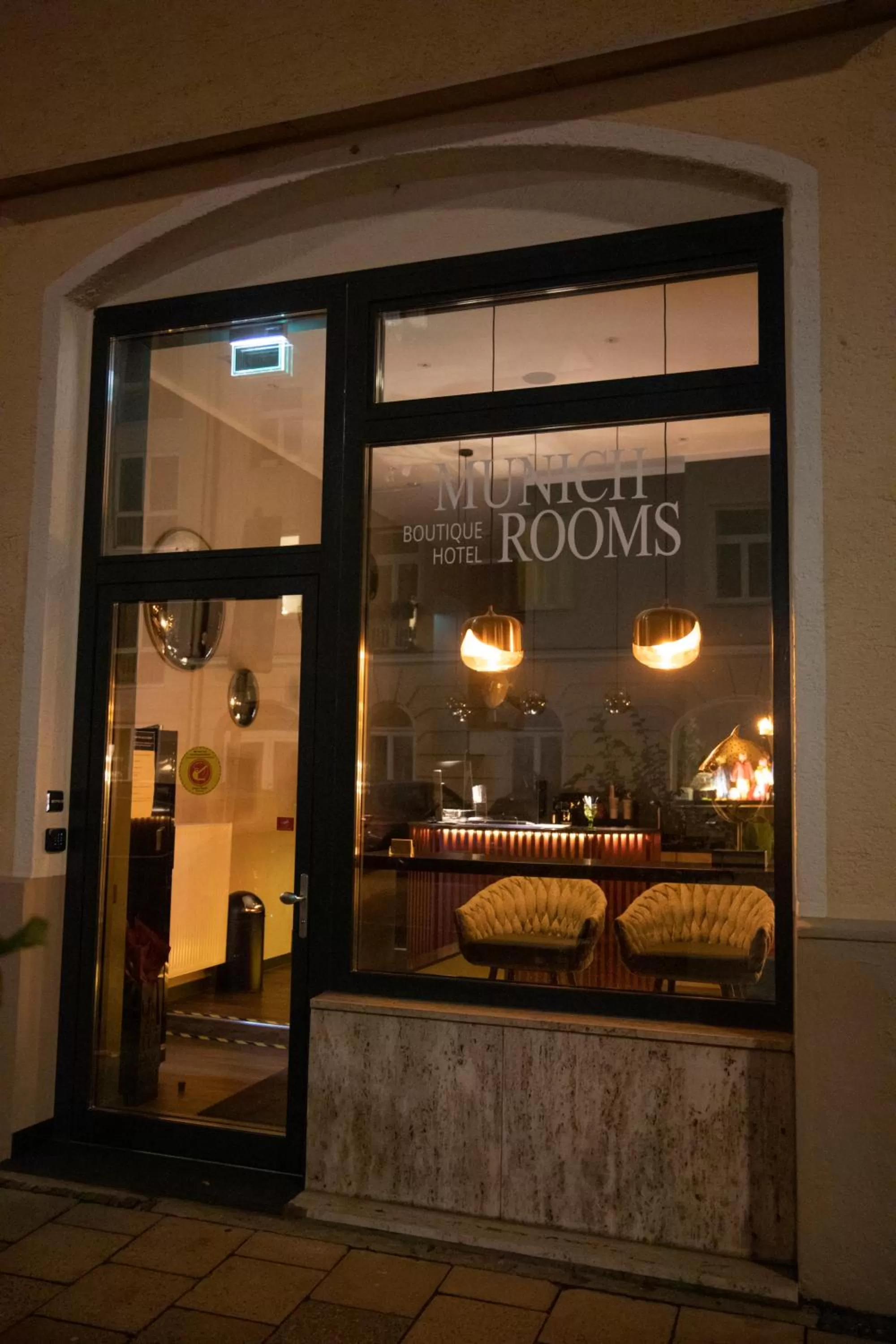 Facade/entrance in Munich Rooms Hotel
