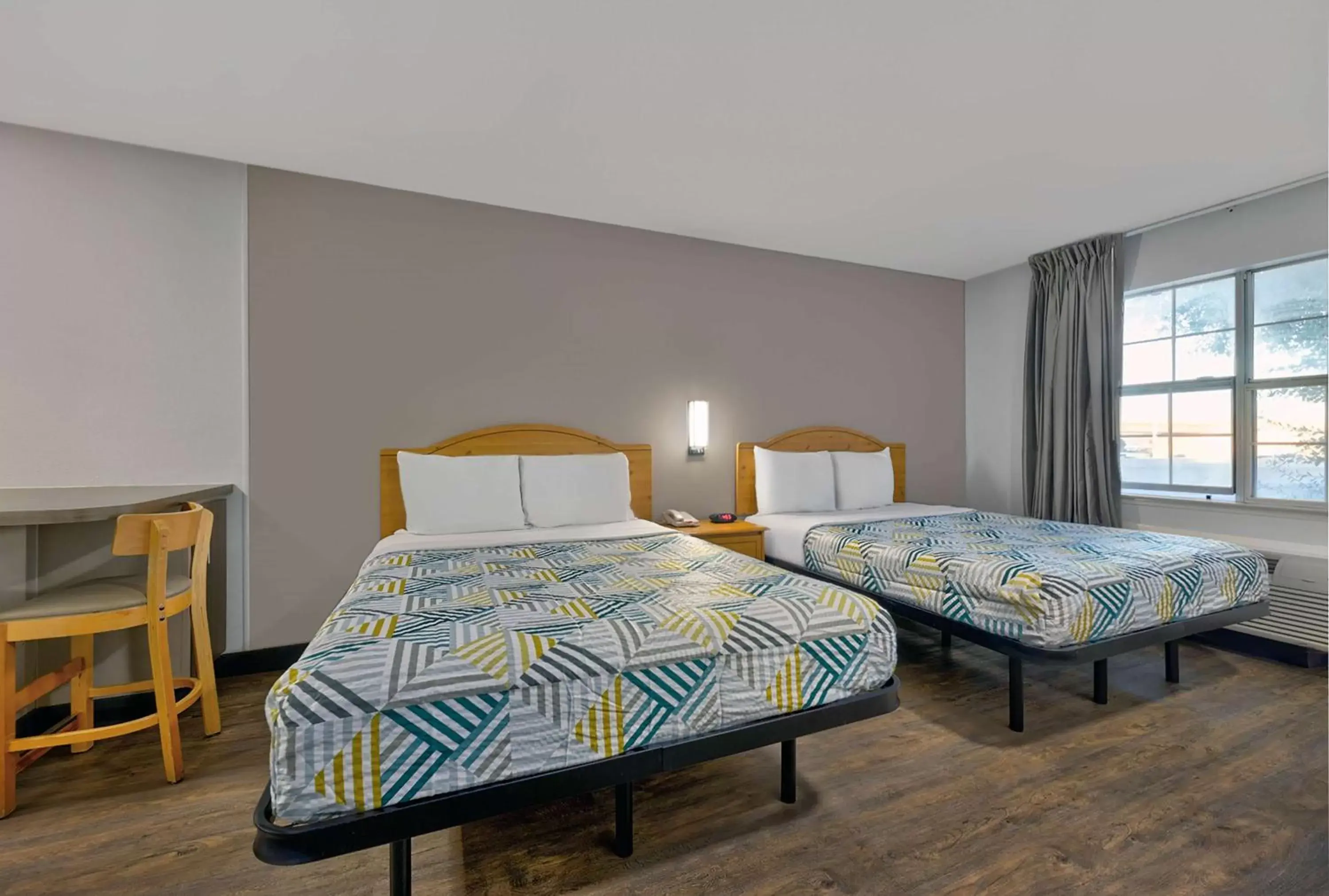 Photo of the whole room, Bed in Studio 6-North Richland Hills, TX - Fort Worth Photo of the whole room, Bed in Studio 6-North Richland Hills, TX - Fort Worth