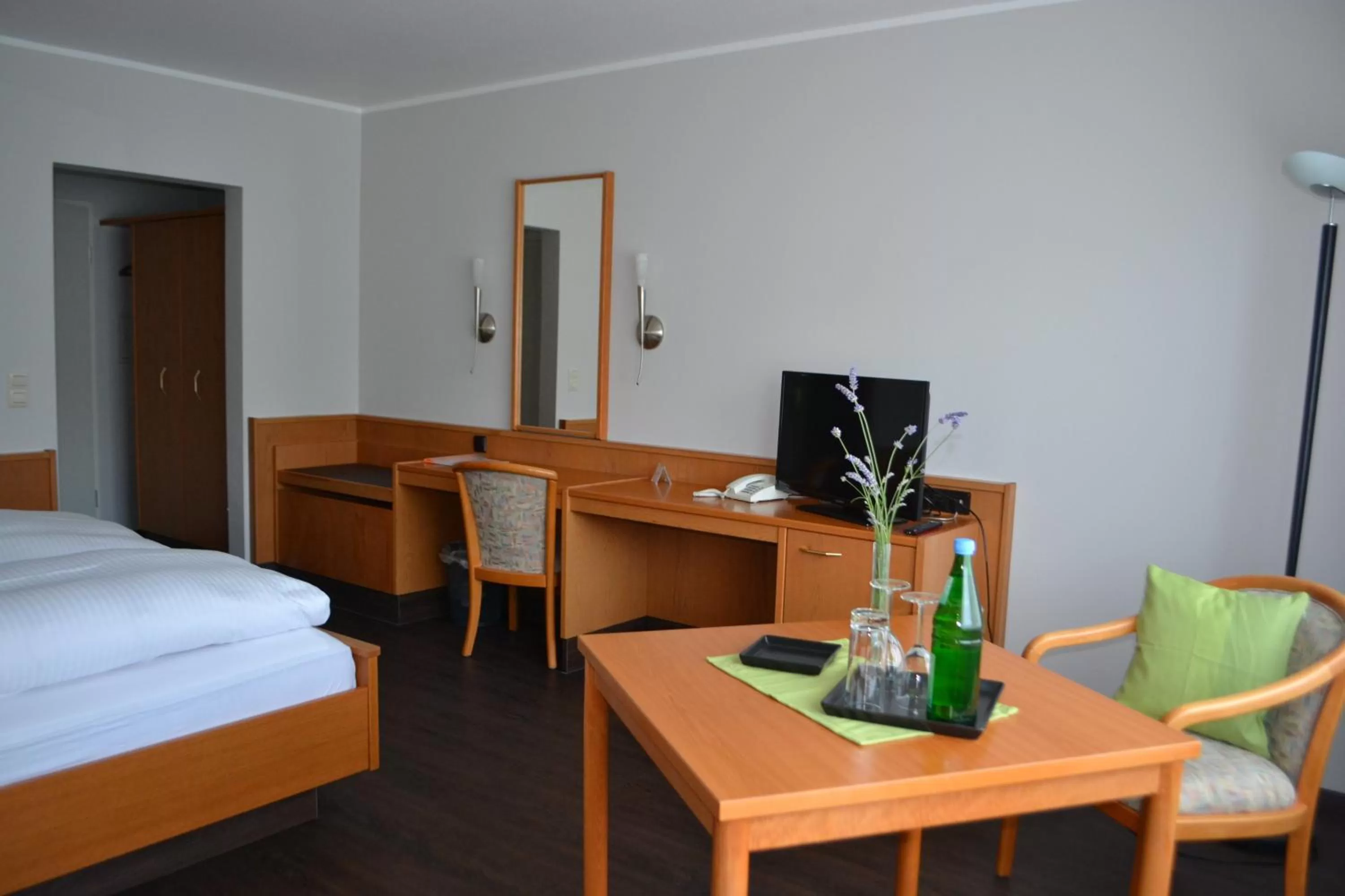 Photo of the whole room, Bed in Aparthotel Sprendlingen