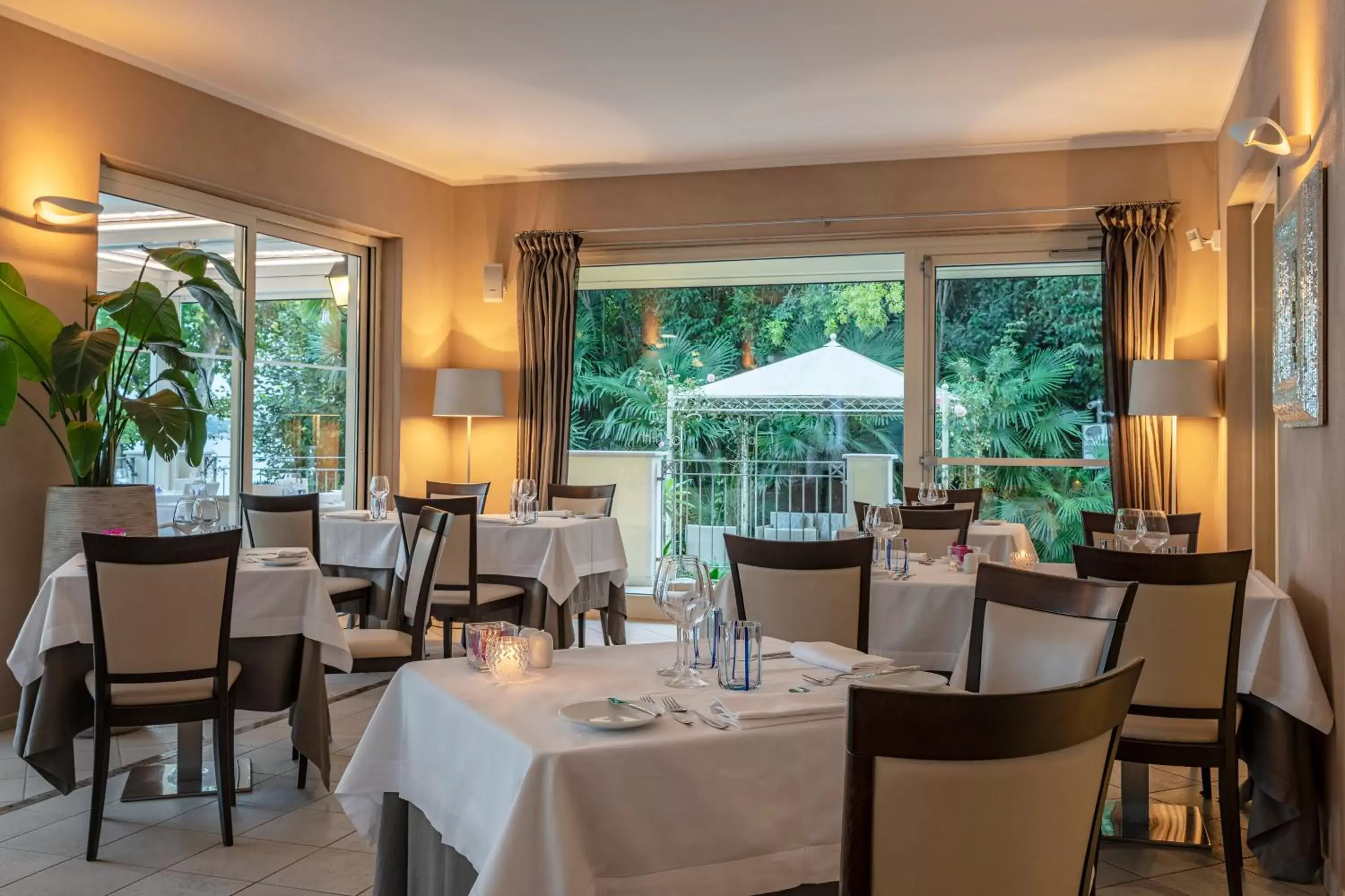 Restaurant/Places to Eat in Villa Rosa Hotel Desenzano