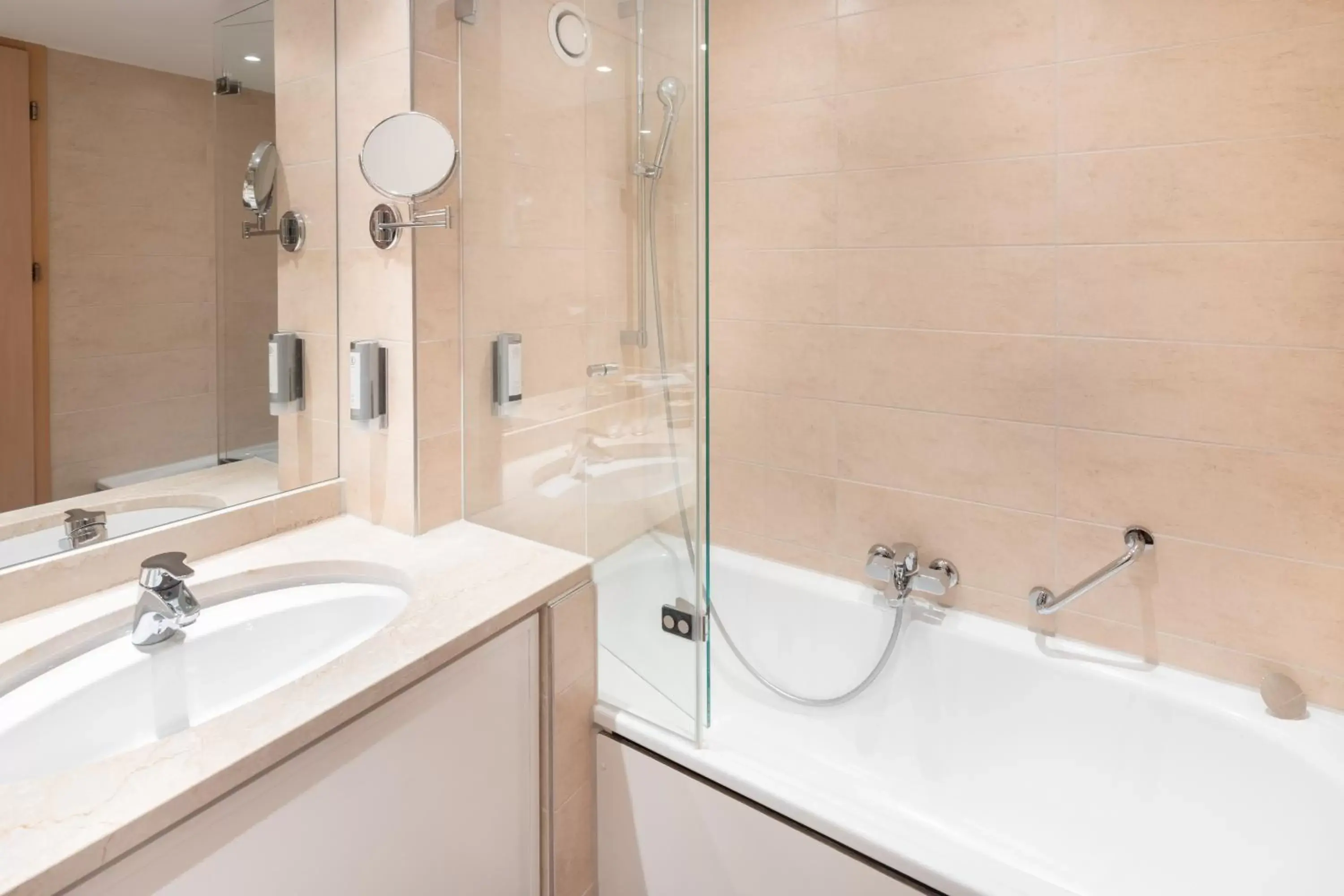 Bathroom in Select Hotel Erlangen