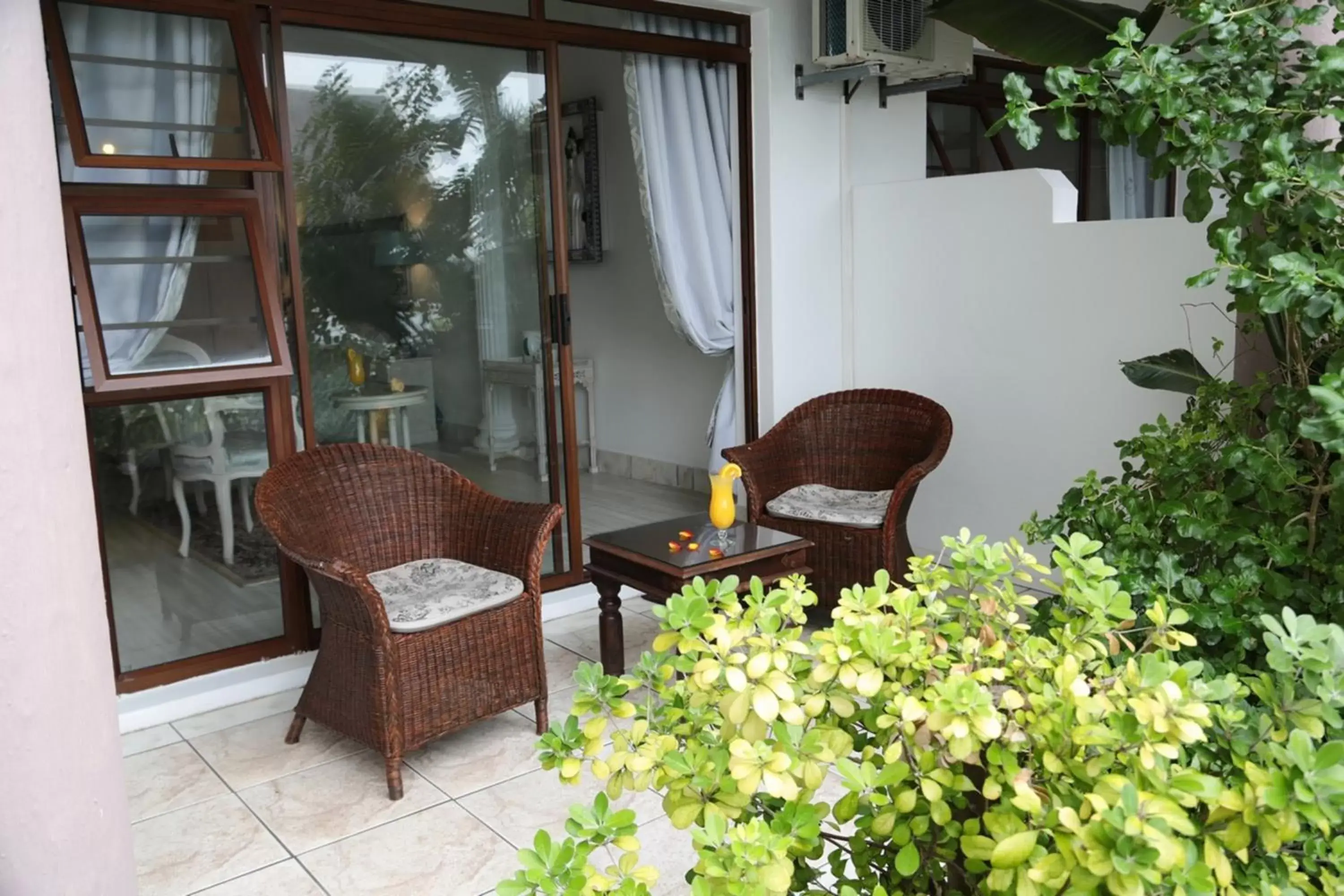 Balcony/Terrace, Seating Area in Misty Waves Boutique Hotel