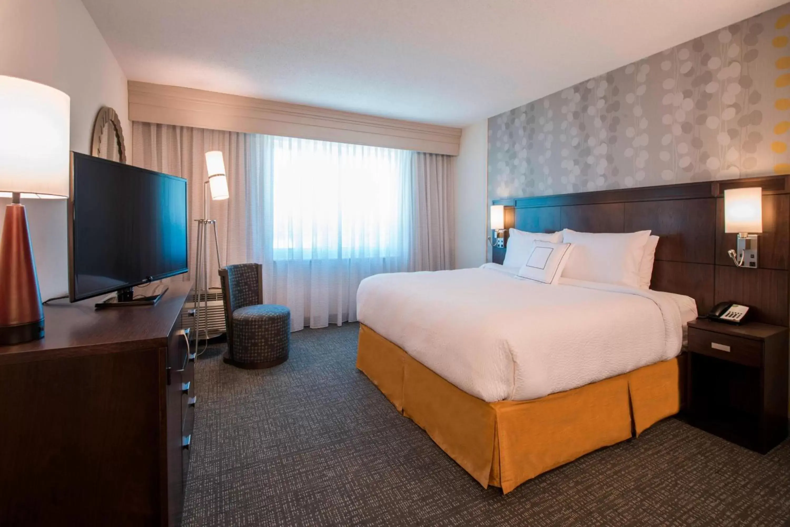 Bedroom, Bed in Courtyard by Marriott Columbus