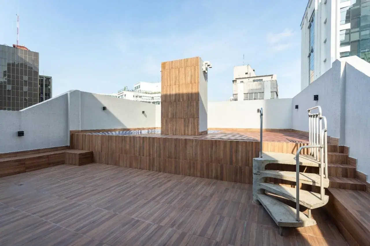 Balcony/Terrace in Carillon Plaza Hotel