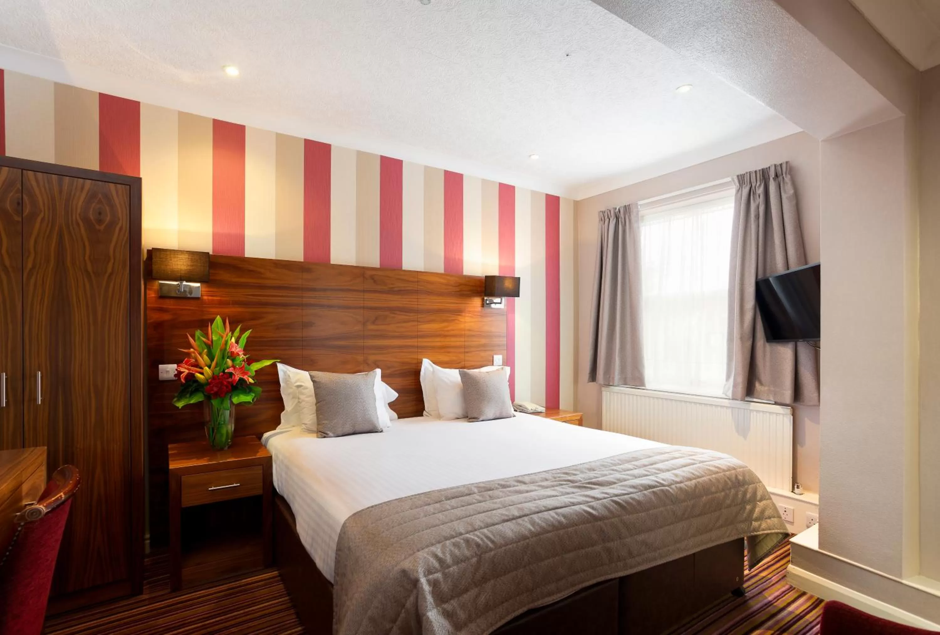 Bed in The Victoria Hotel