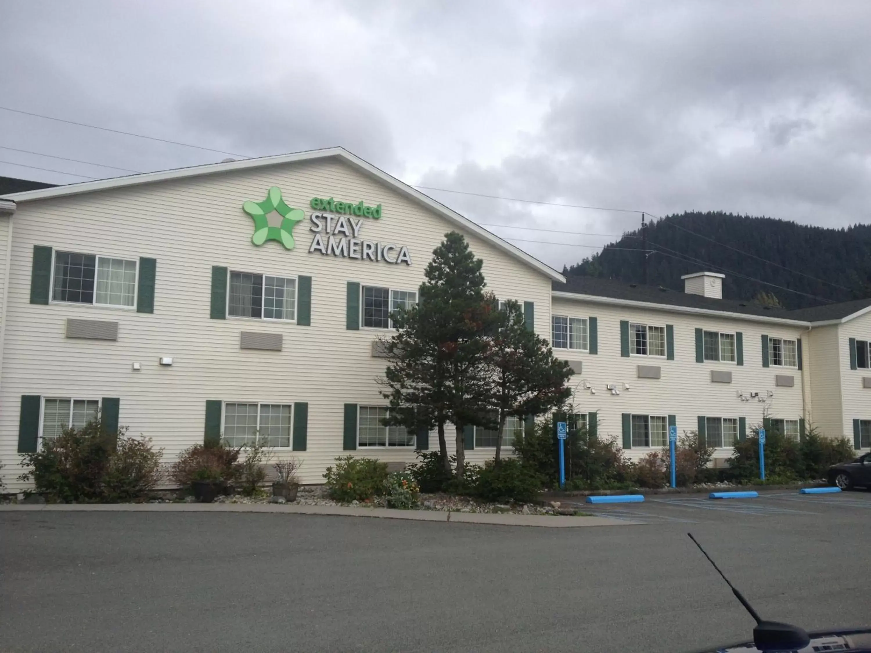 Property building in Extended Stay America Suites - Juneau - Shell Simmons Drive
