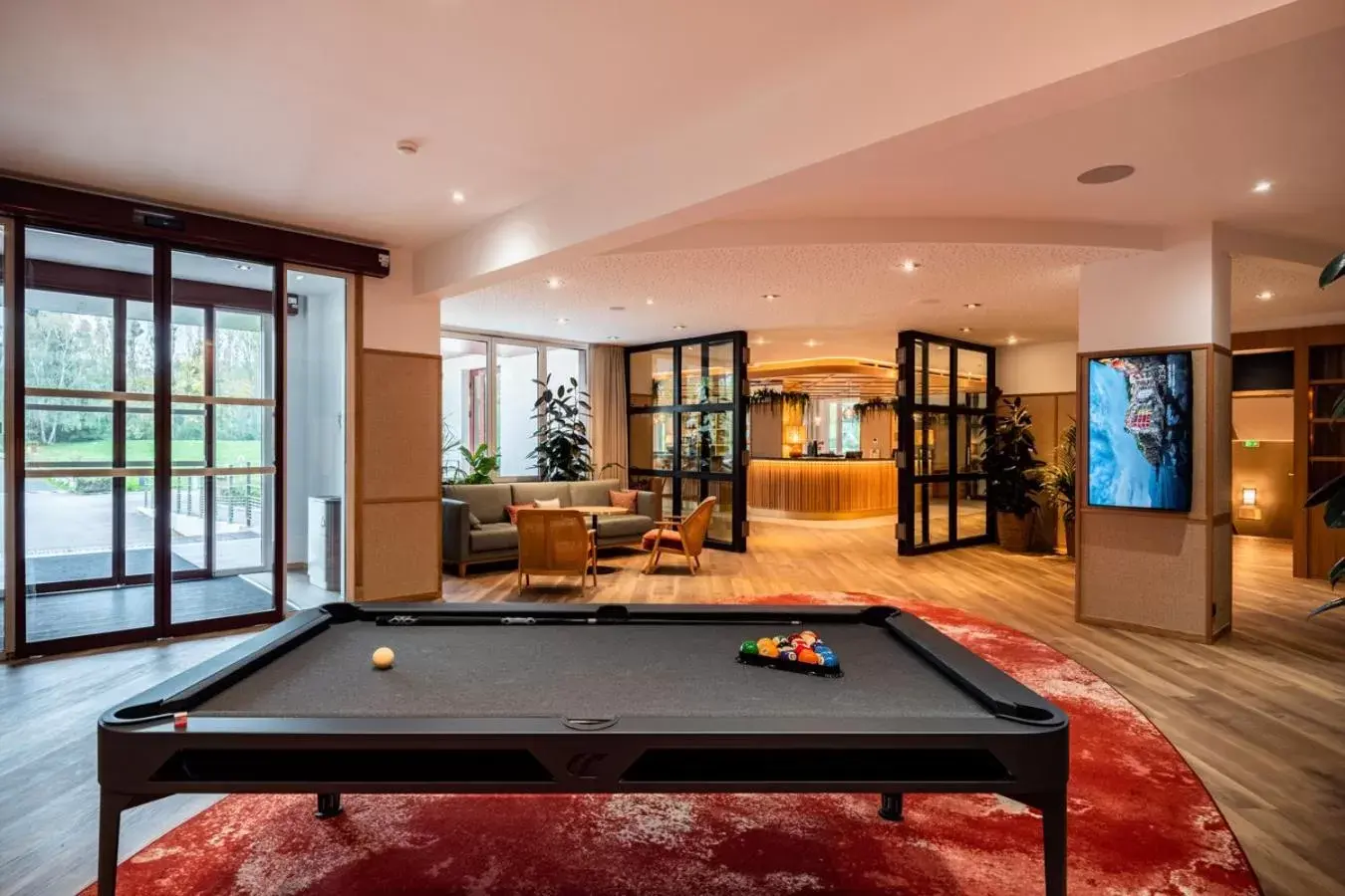 Lobby or reception, Billiards in Best Western Plus l'Orée Paris Sud