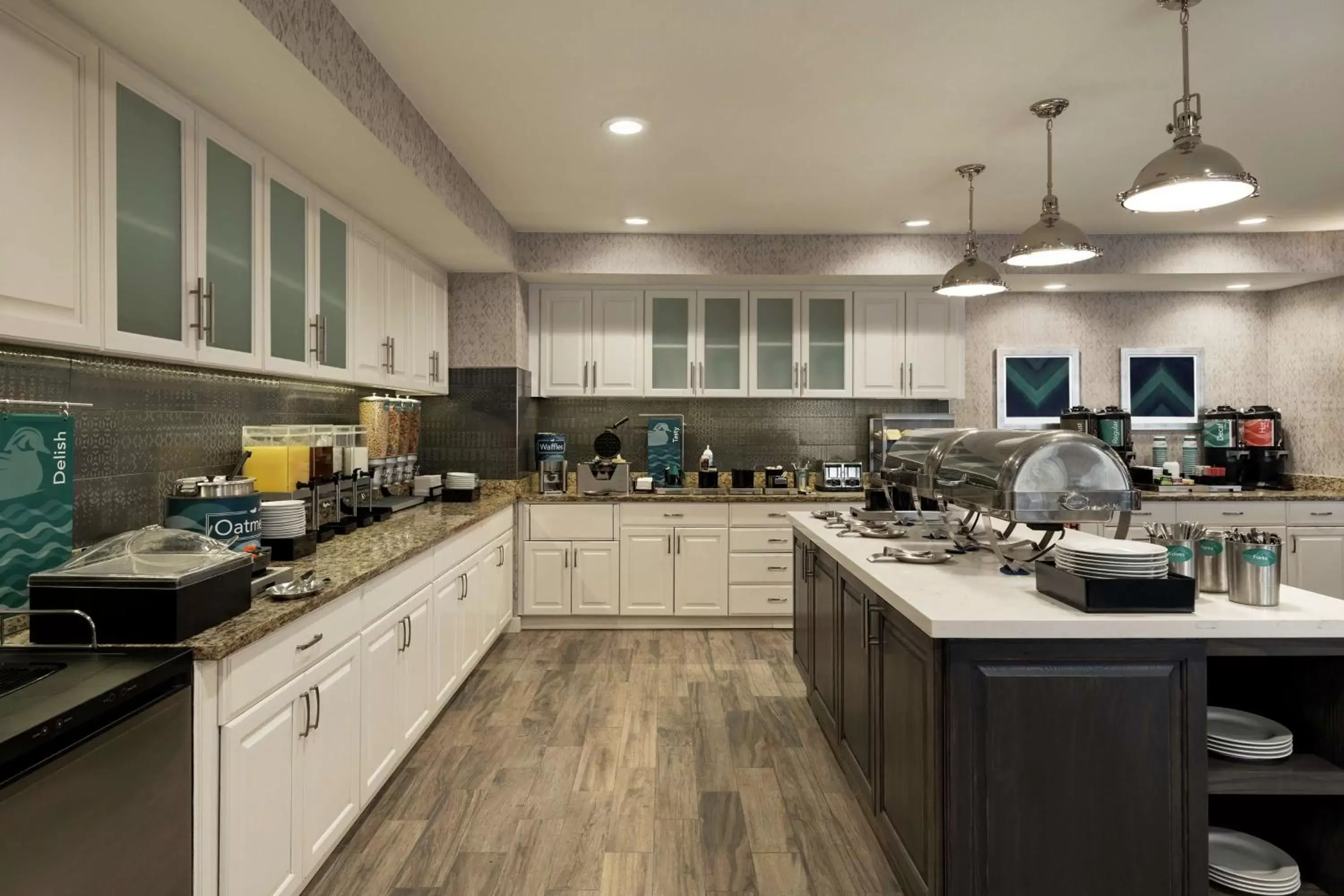 Breakfast, Kitchen/Kitchenette in Homewood Suites by Hilton Erie
