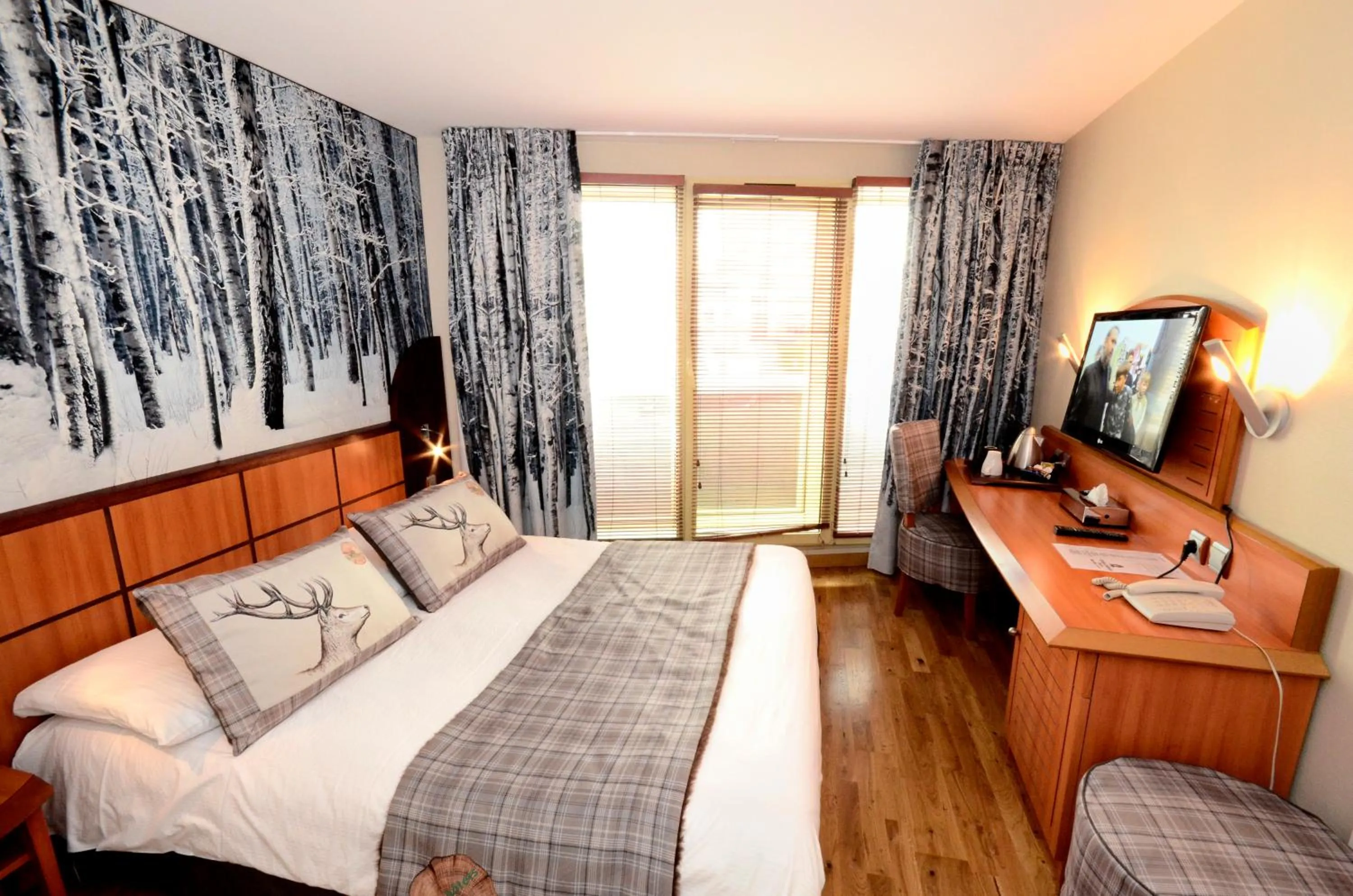 Bedroom, Bed in Green hotels Confort Paris 13