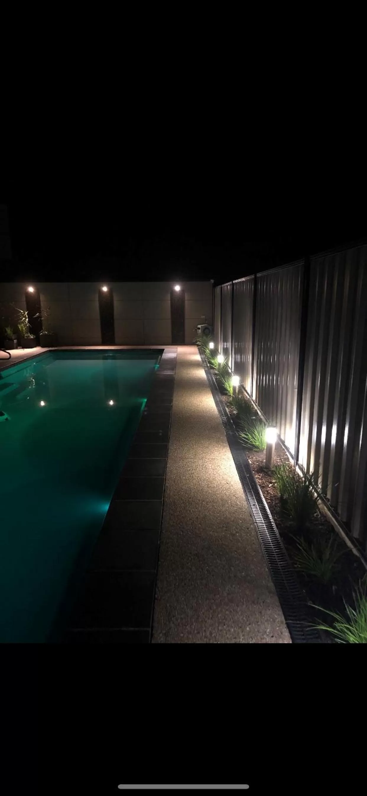 Swimming pool in Seahorse Motel Cowes