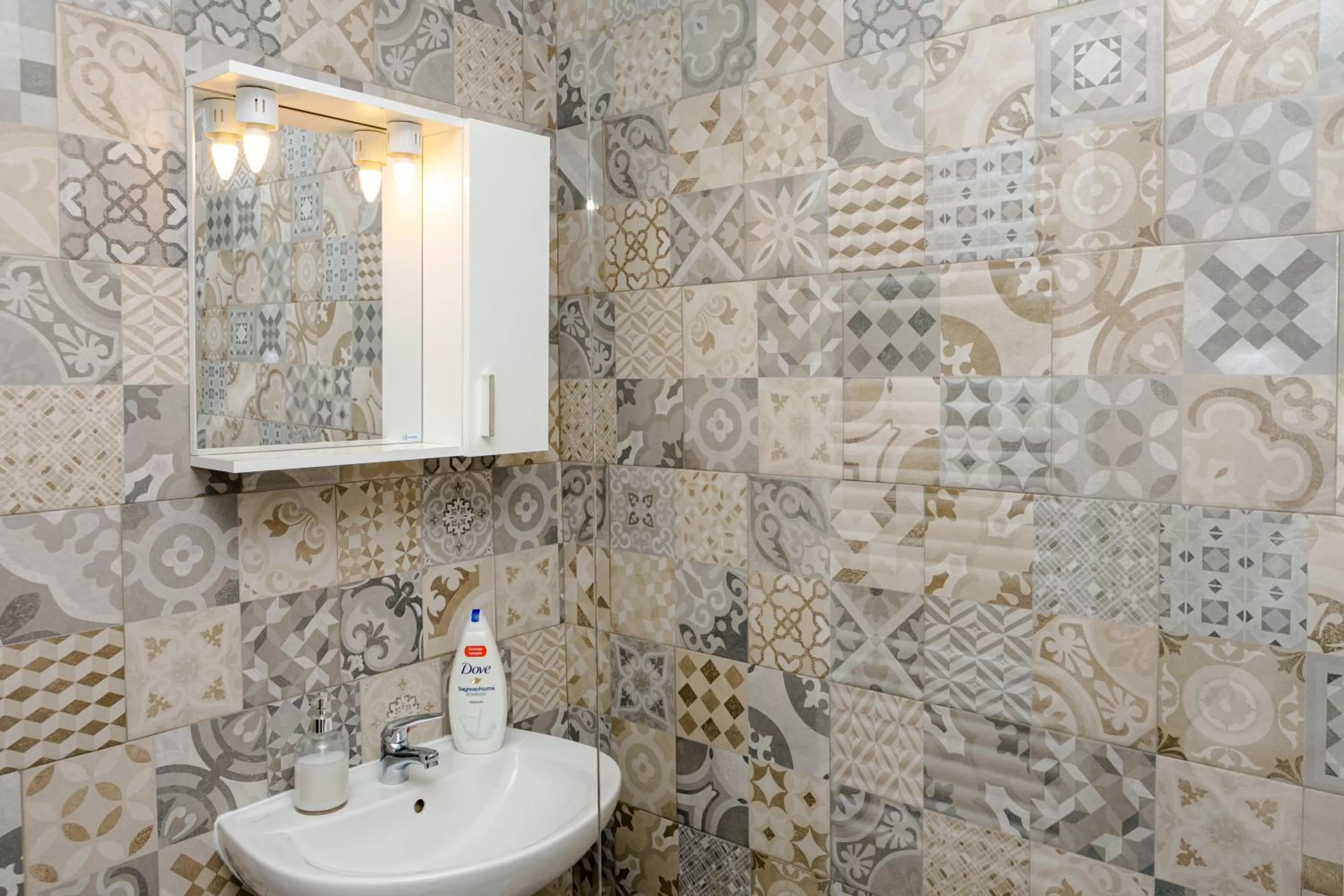 Bathroom in Pensiunea Pictorilor