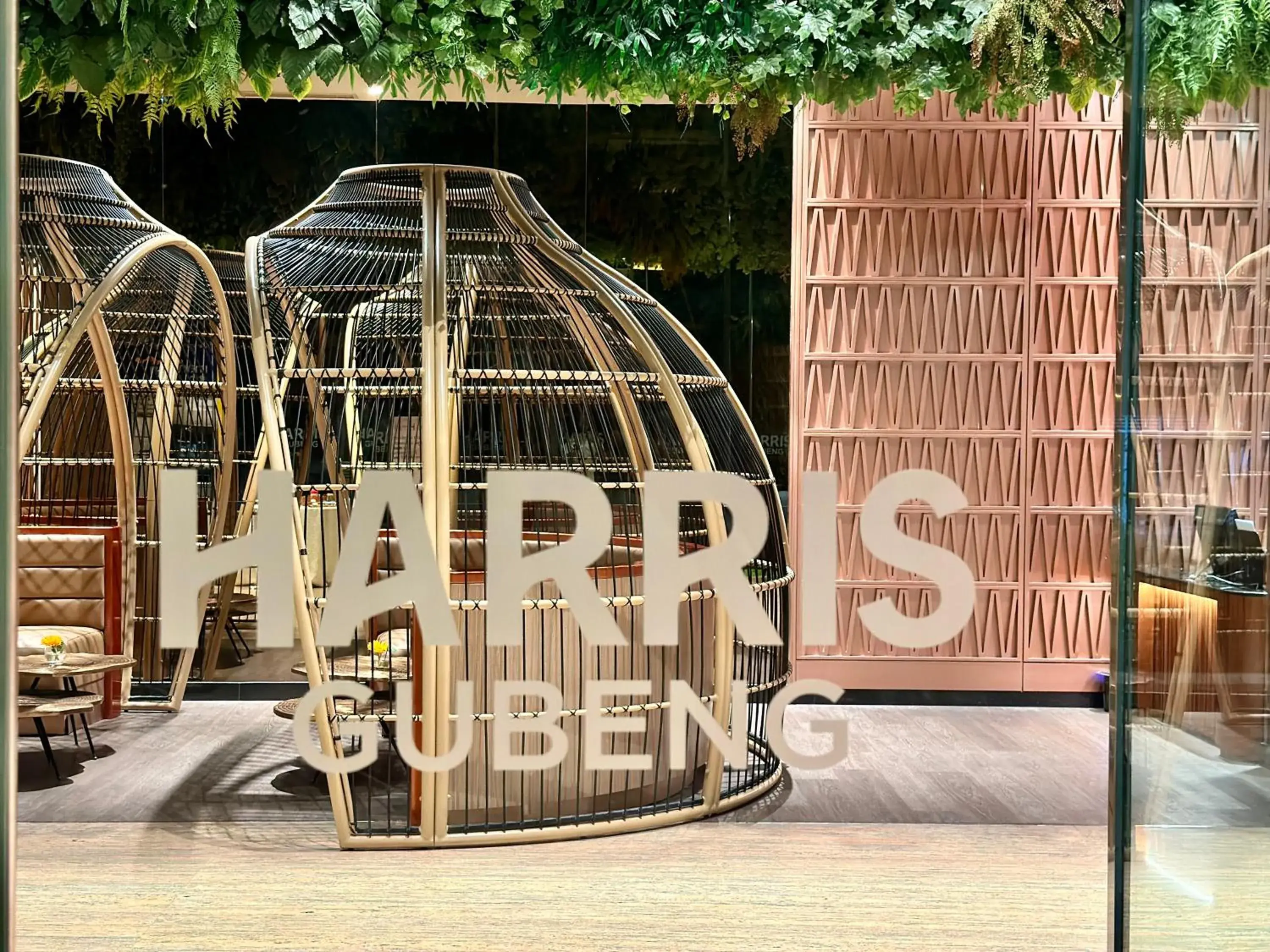 Lobby or reception in HARRIS Hotel & Conventions Gubeng Lobby or reception in HARRIS Hotel & Conventions Gubeng