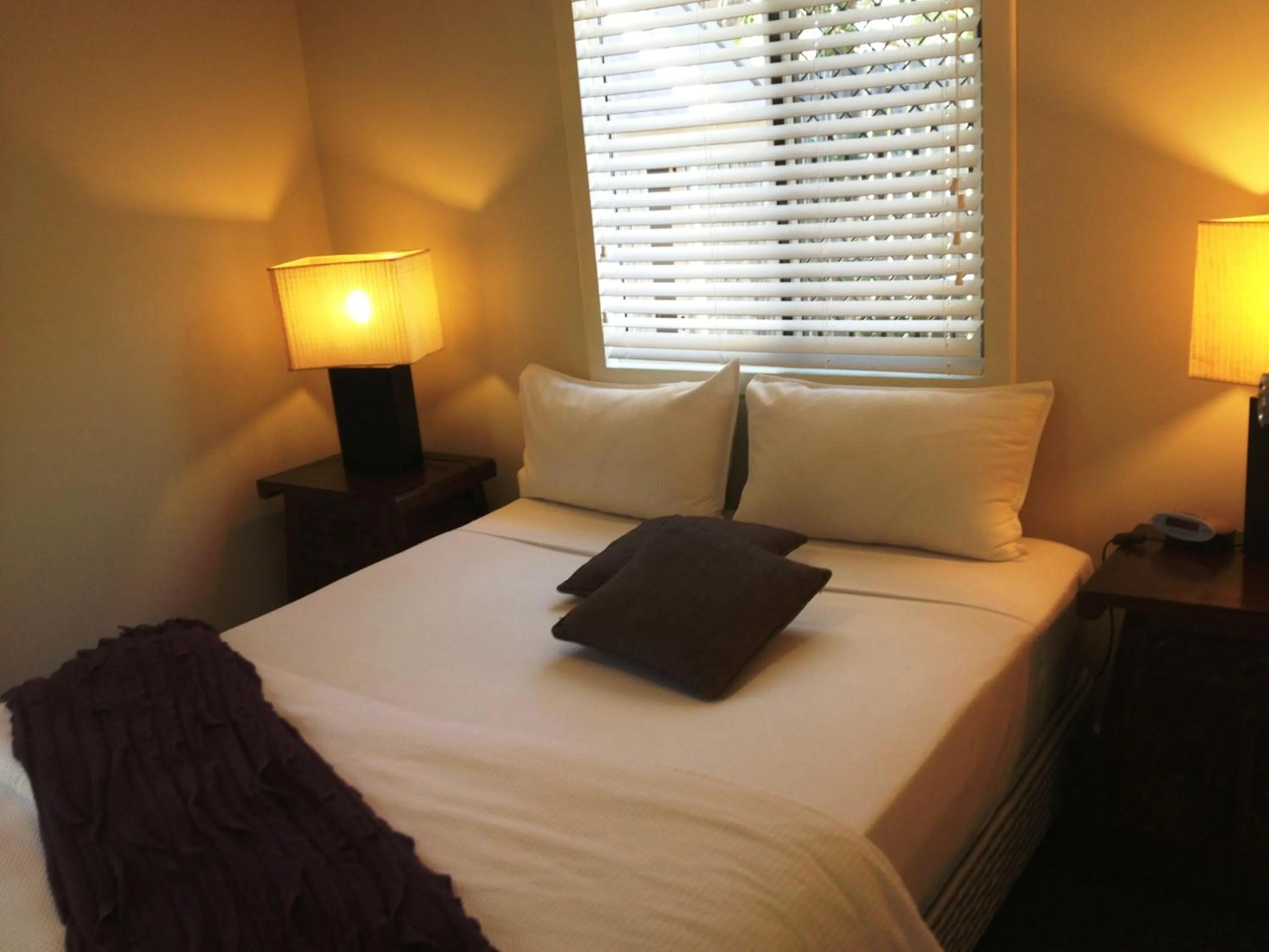 Queen One-Bedroom Apartment in Coconut Palms On The Bay